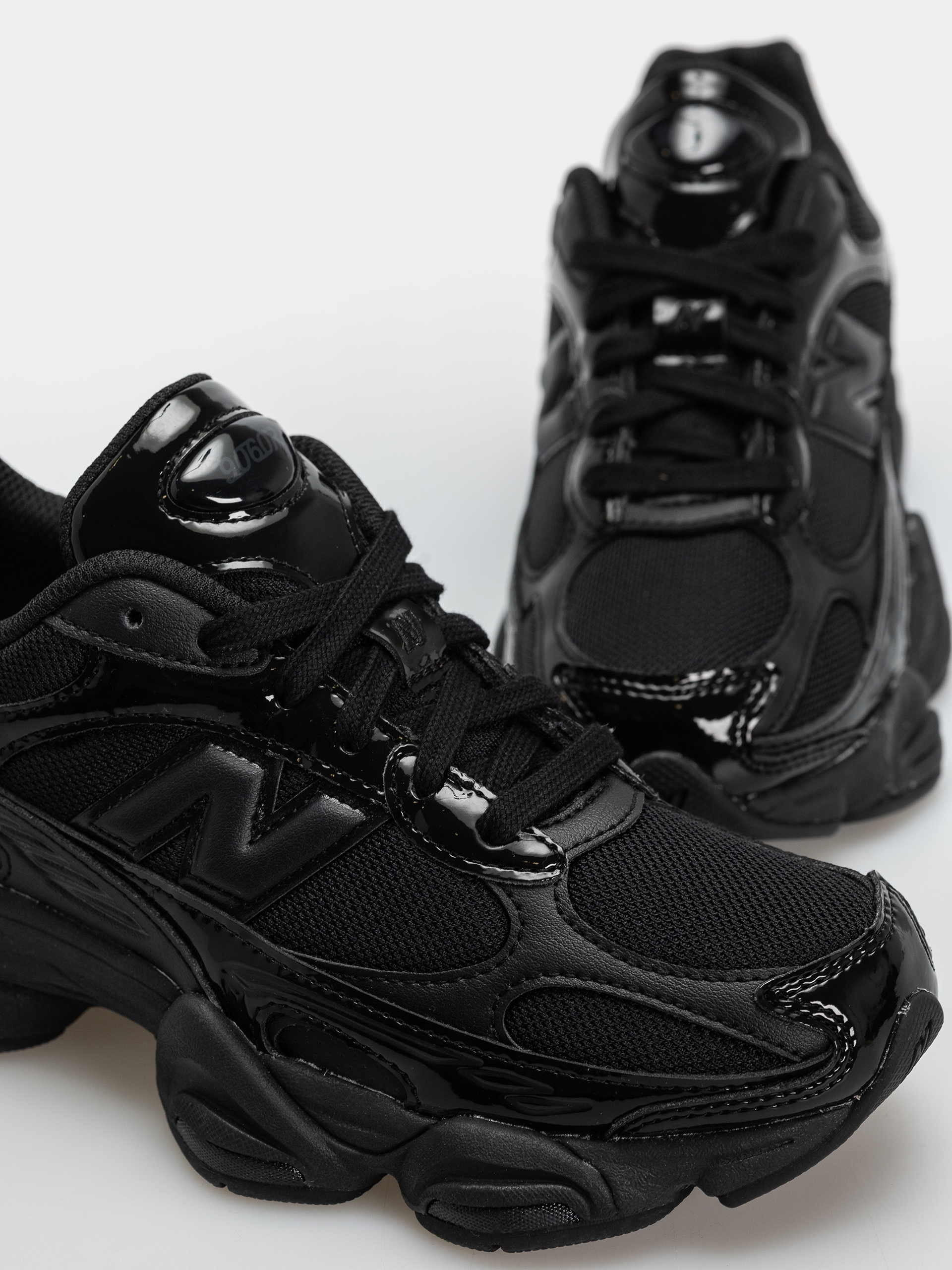 Обувки New Balance 9060 (black/black)