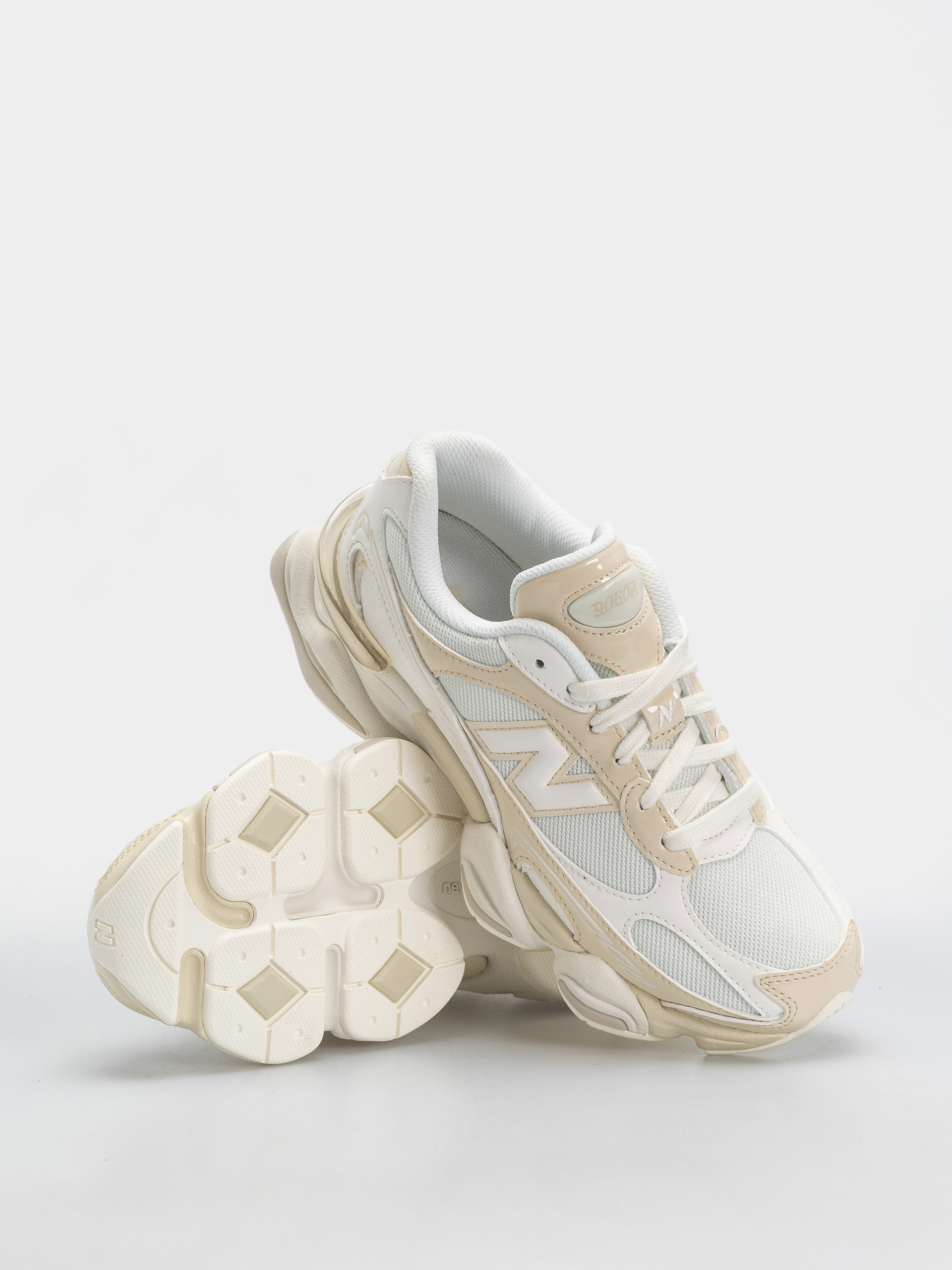 Обувки New Balance 9060 (bone/sea salt)