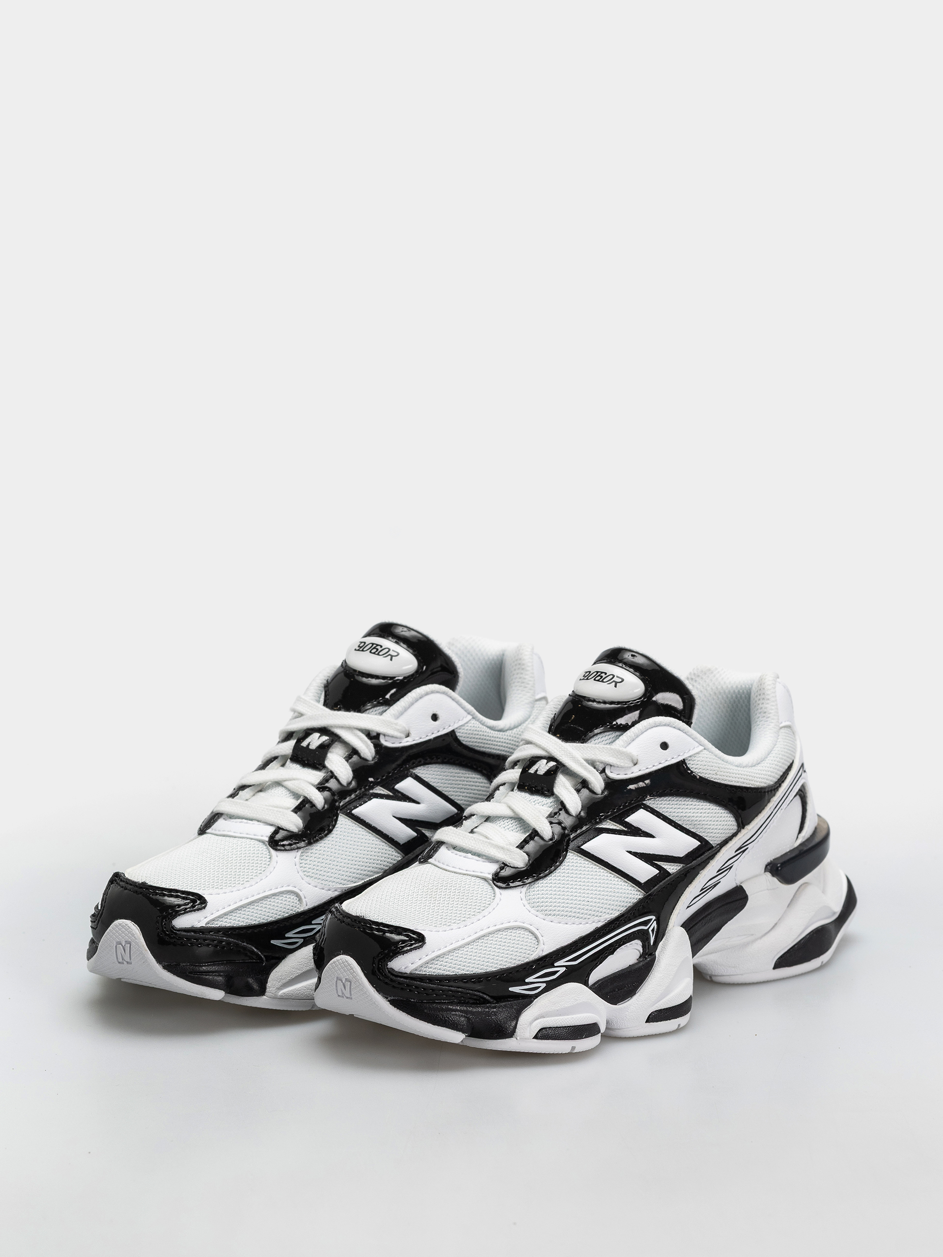 Обувки New Balance 9060 (black/white)