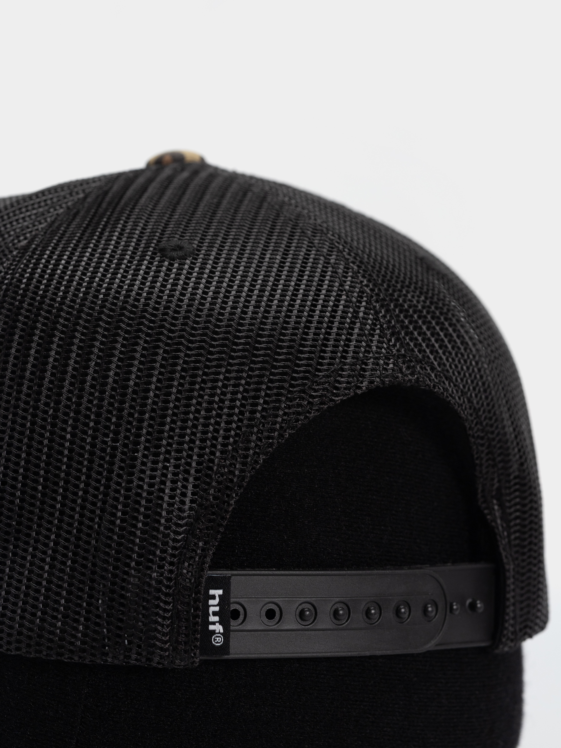 Шапка с козирка HUF Safari Trucker (leopard)