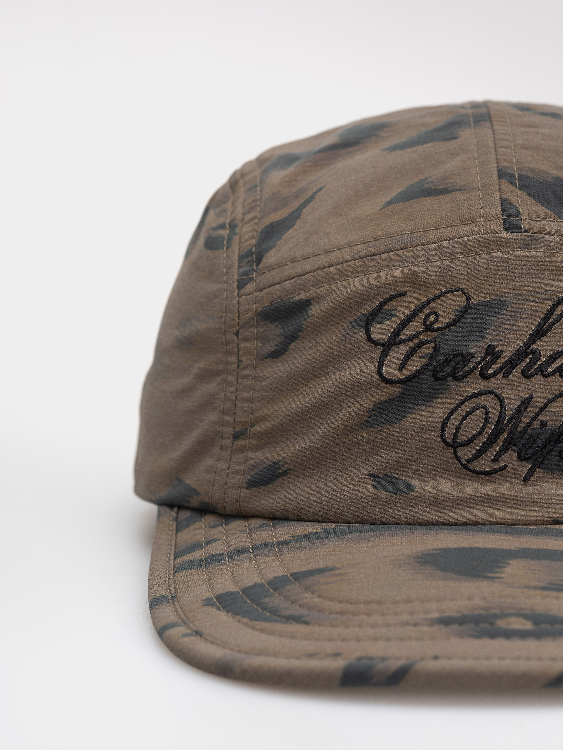 Шапка с козирка Carhartt WIP Travon (duck feather print cypress/black)