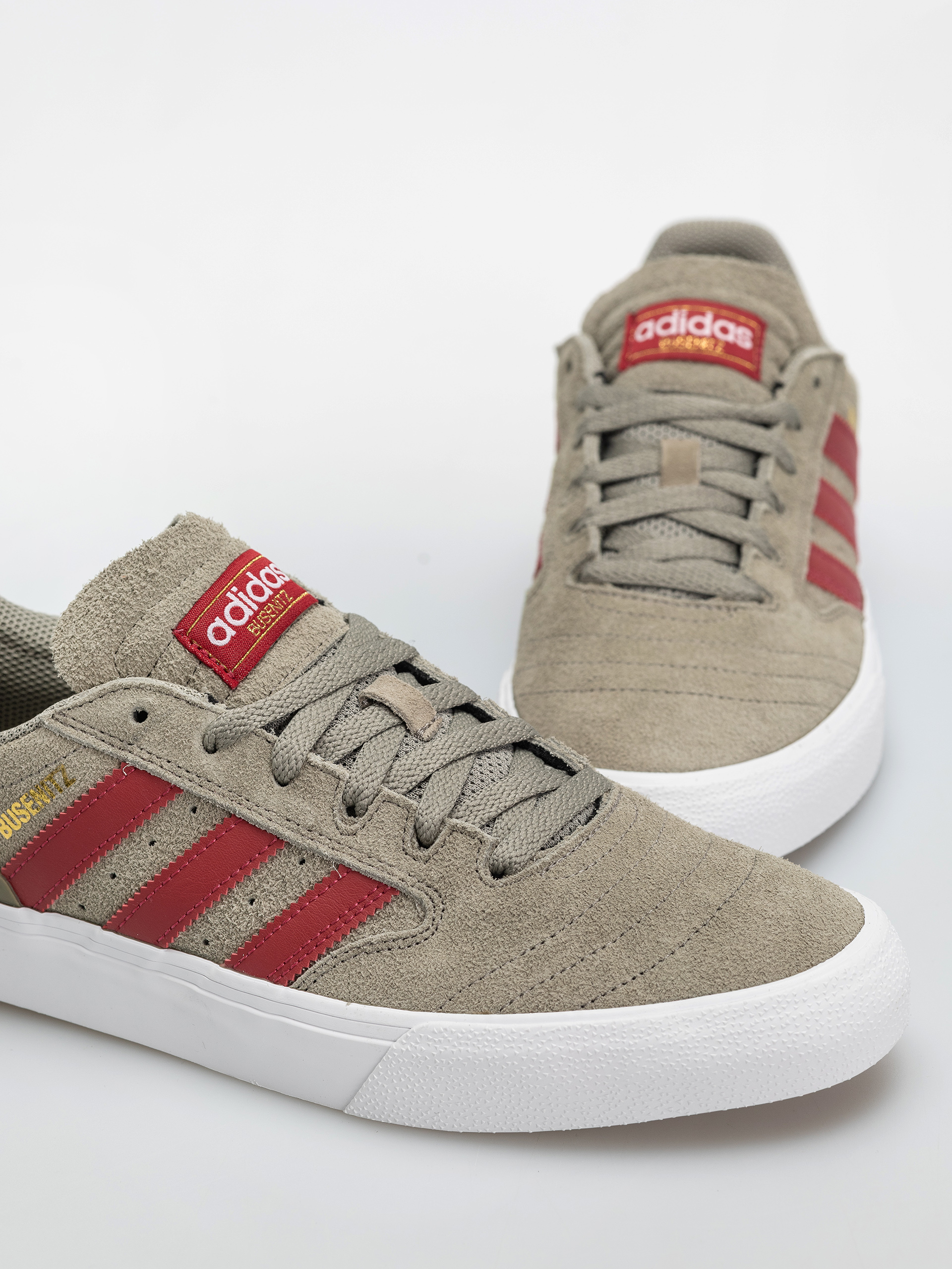Обувки adidas Busenitz Vulc II (silpeb/tmvire/ftwwht)