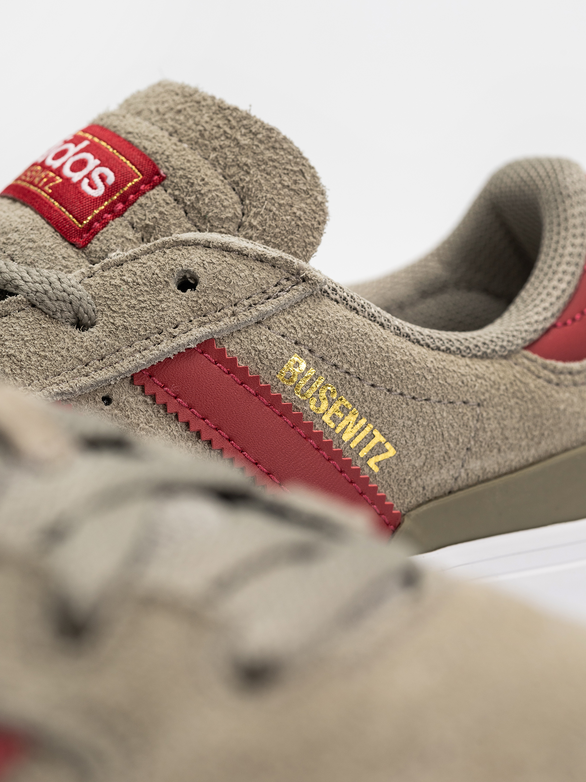 Обувки adidas Busenitz Vulc II (silpeb/tmvire/ftwwht)