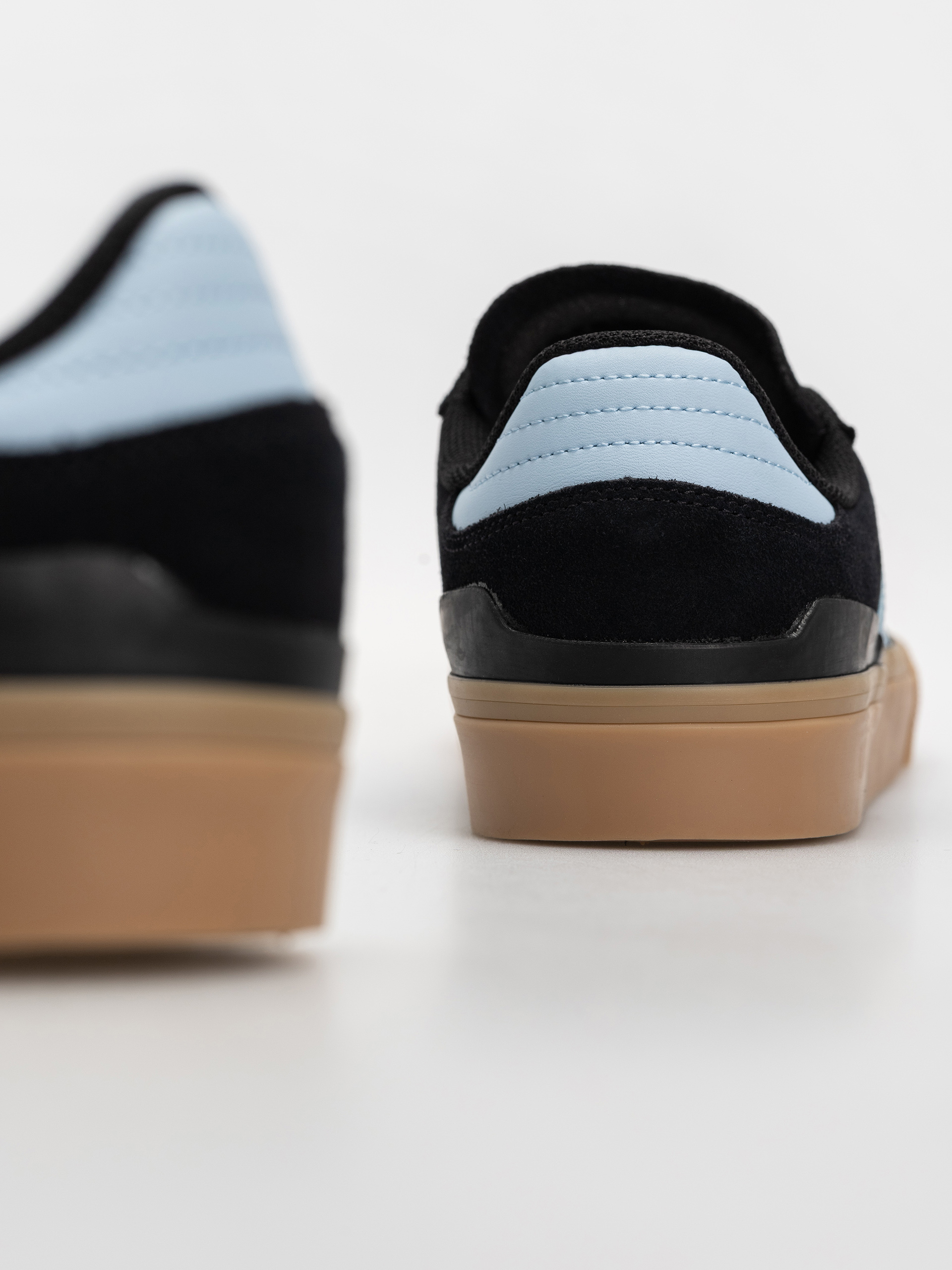 Обувки adidas Busenitz Vulc II (cblack/clesky/gum4)