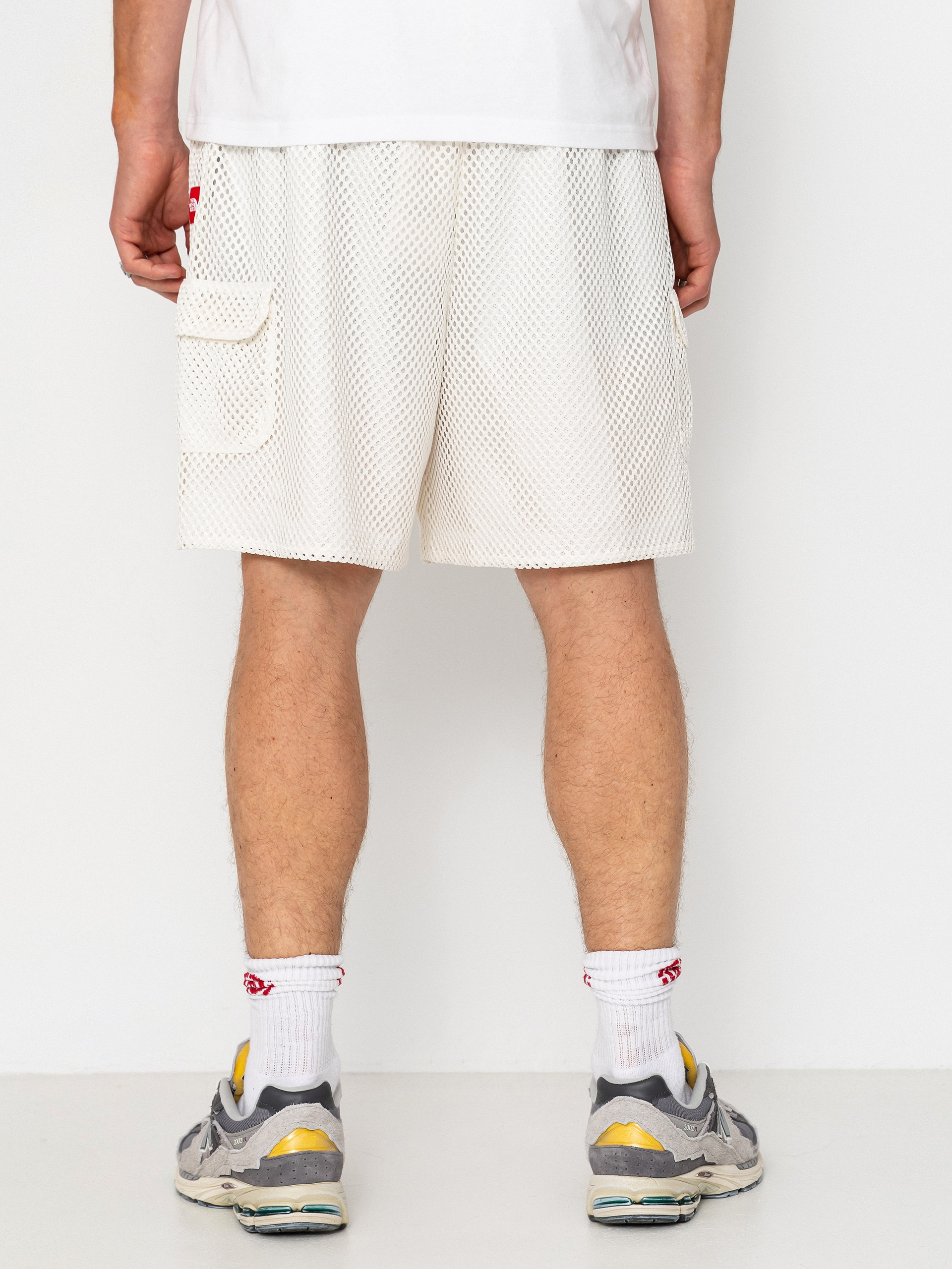 Къси панталони The North Face Tnf Red Box Mesh Utility (white dune)