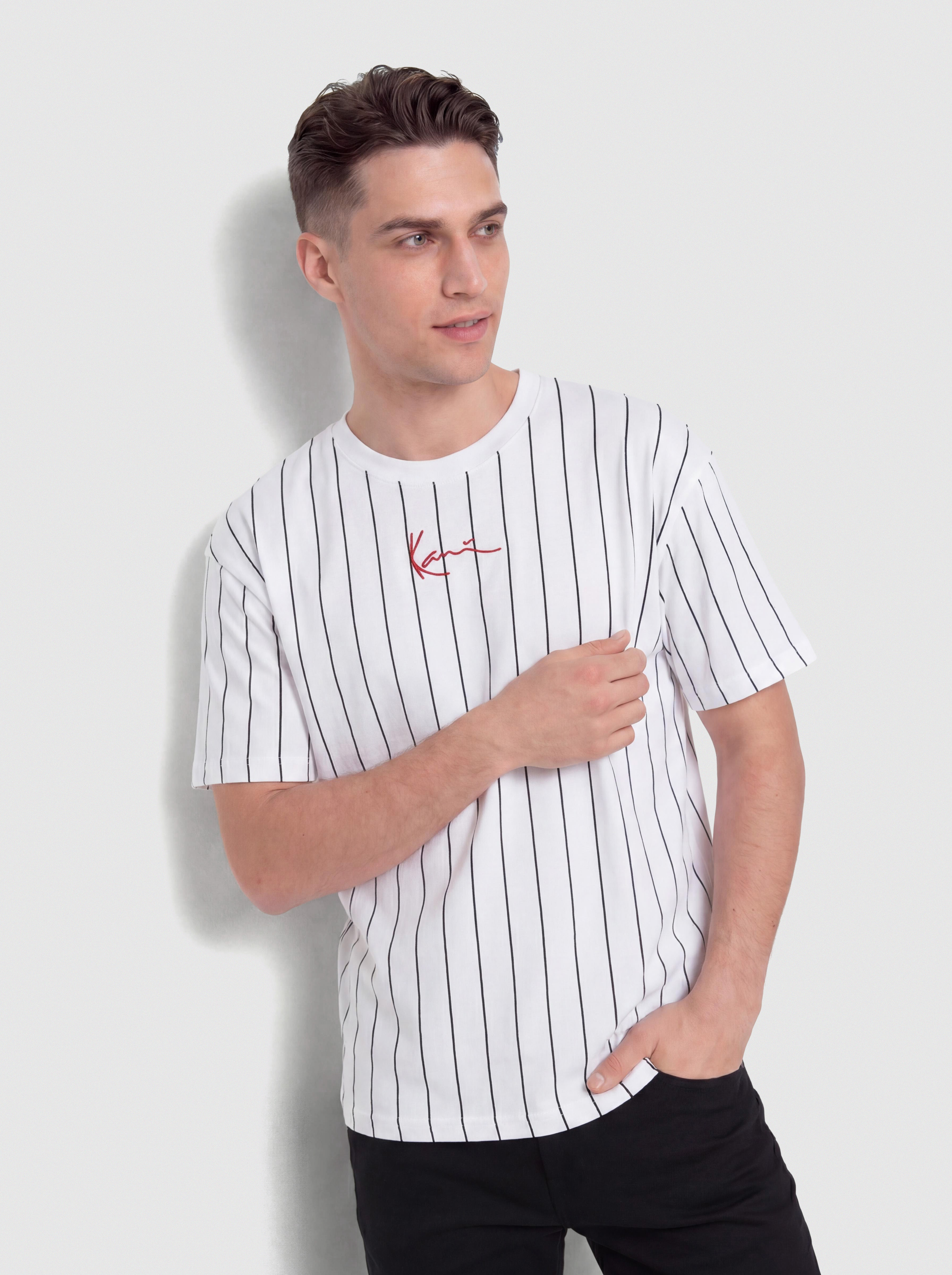 u0422u0435u043du0438u0441u043au0430 Karl Kani Small Signature Pinstripe (white/black)