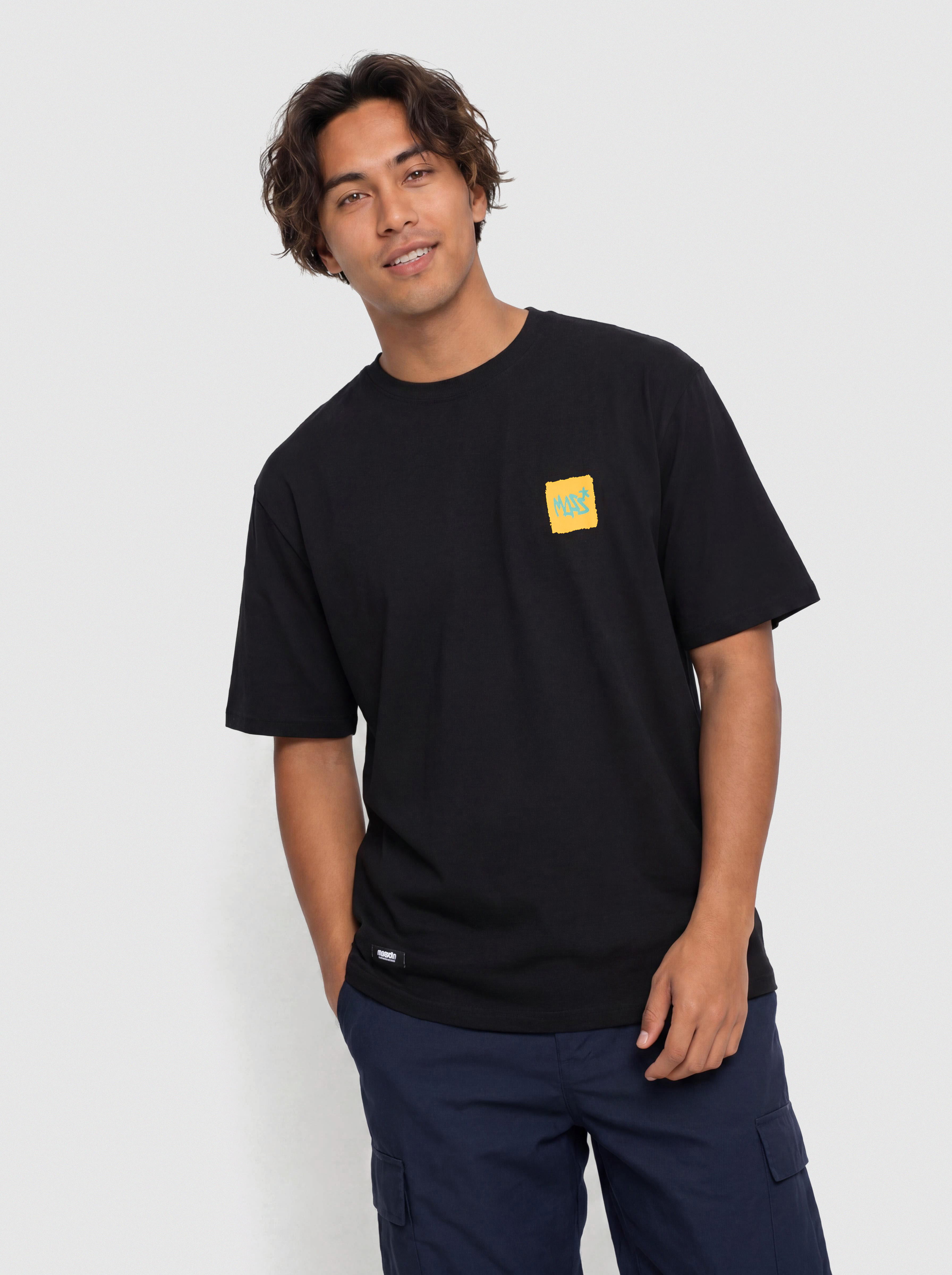 Тениска MassDnm Permanent Vacations (black)