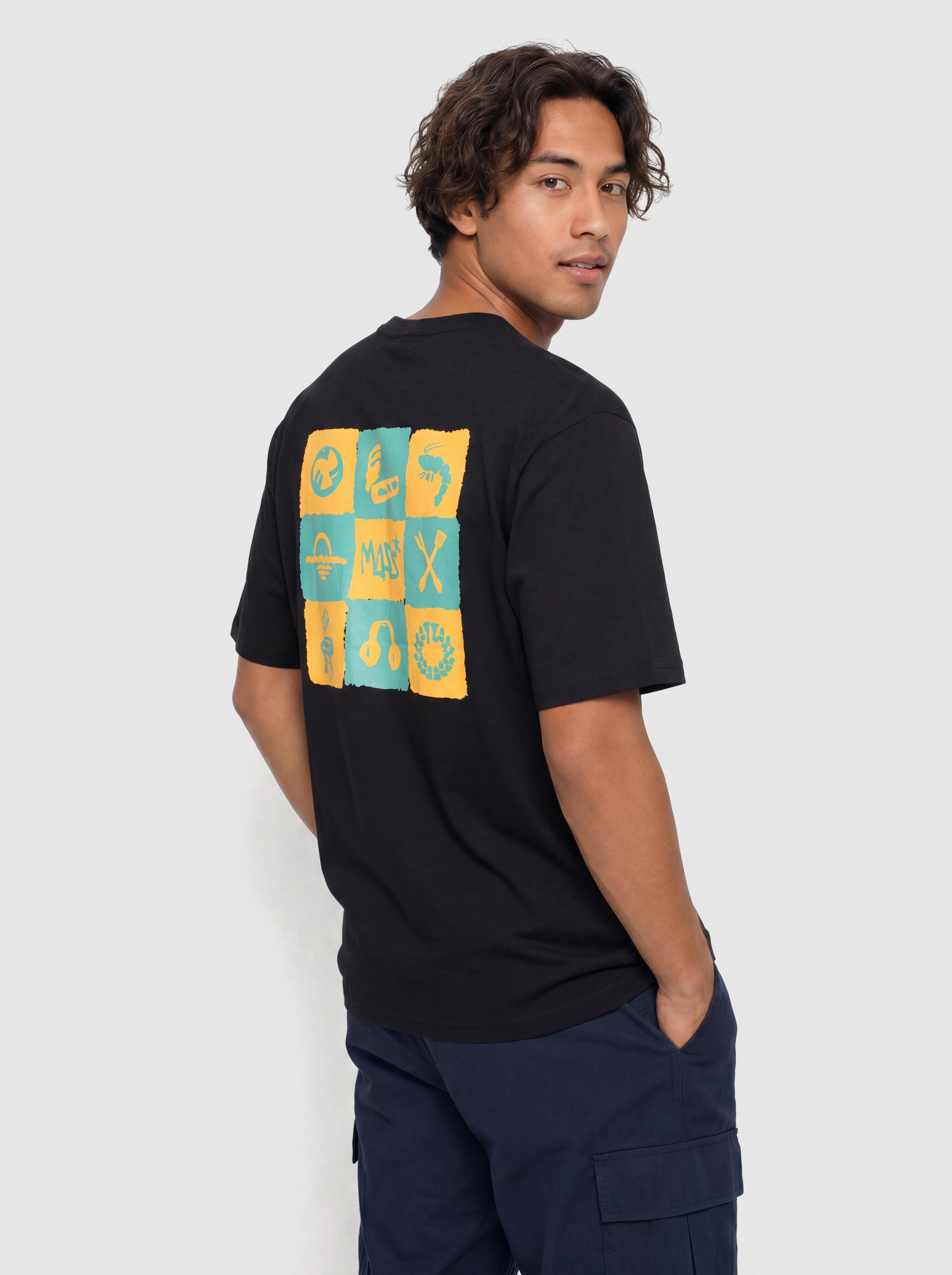 Тениска MassDnm Permanent Vacations (black)