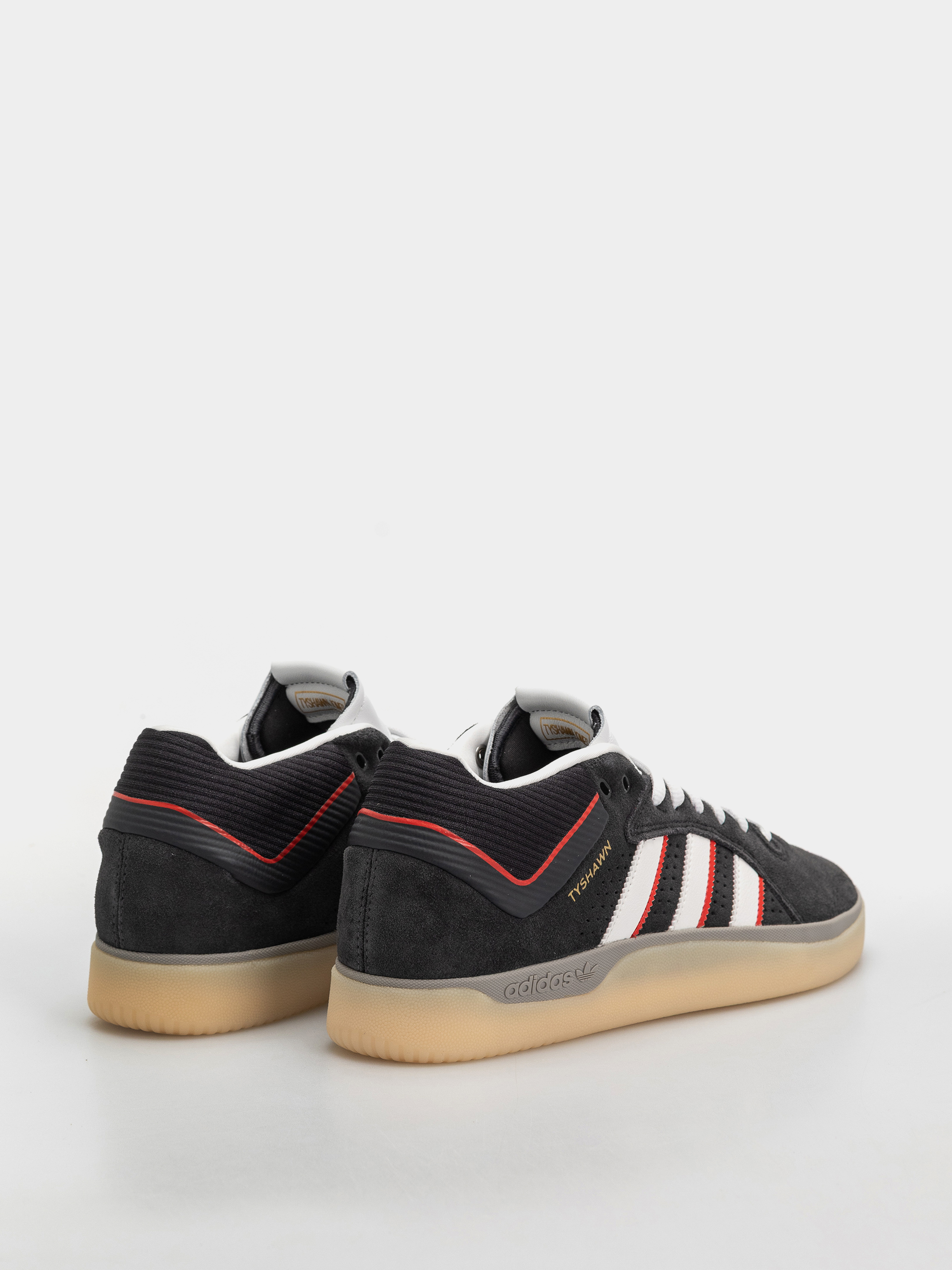 Обувки adidas Tyshawn (carbon/crywht/betsca)