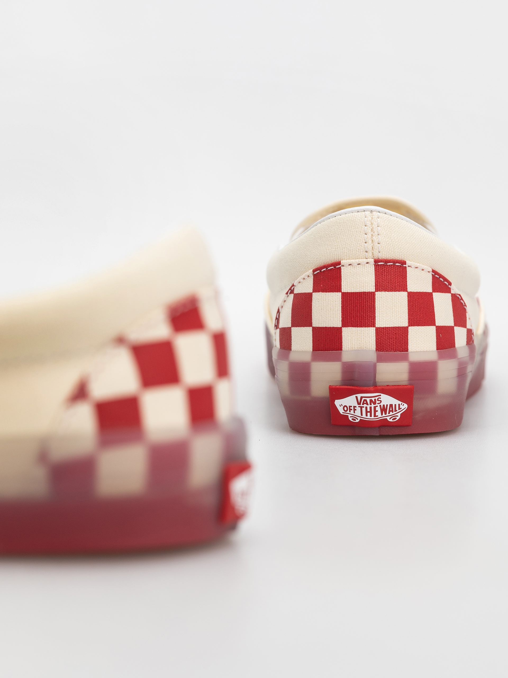 Обувки Vans Classic Slip On (red/marshmallow)