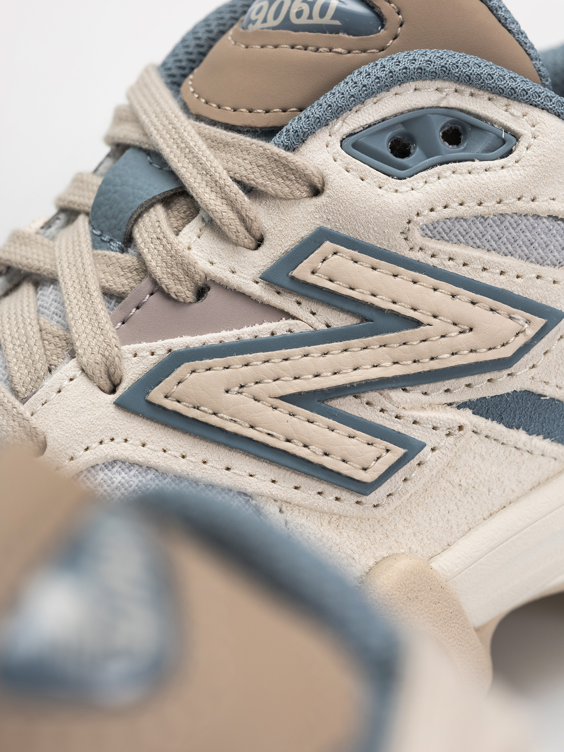 Обувки New Balance 9060 (zinc blue/sea salt)