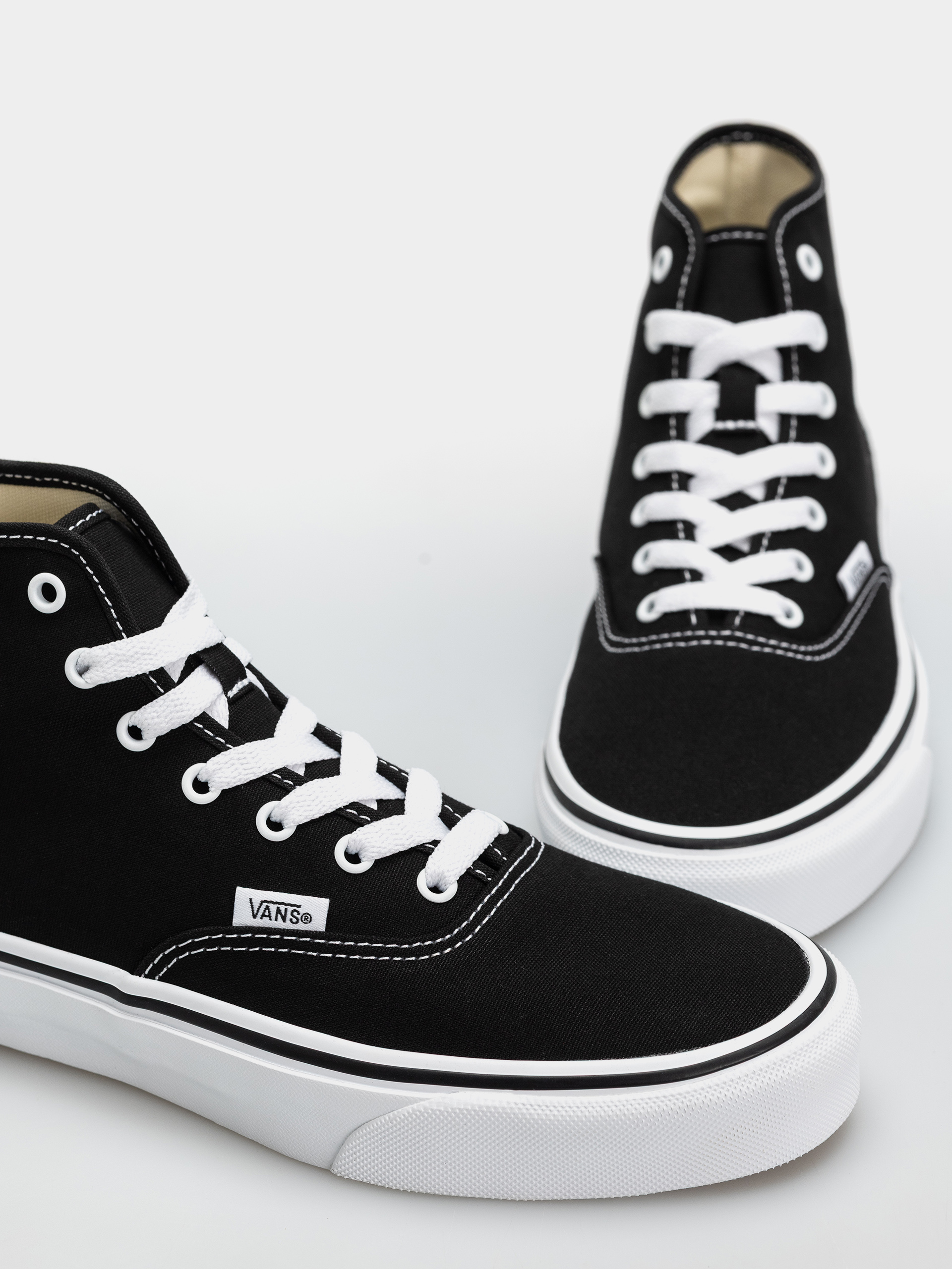 Обувки Vans Authentic Hi 2.0 (black/true white)