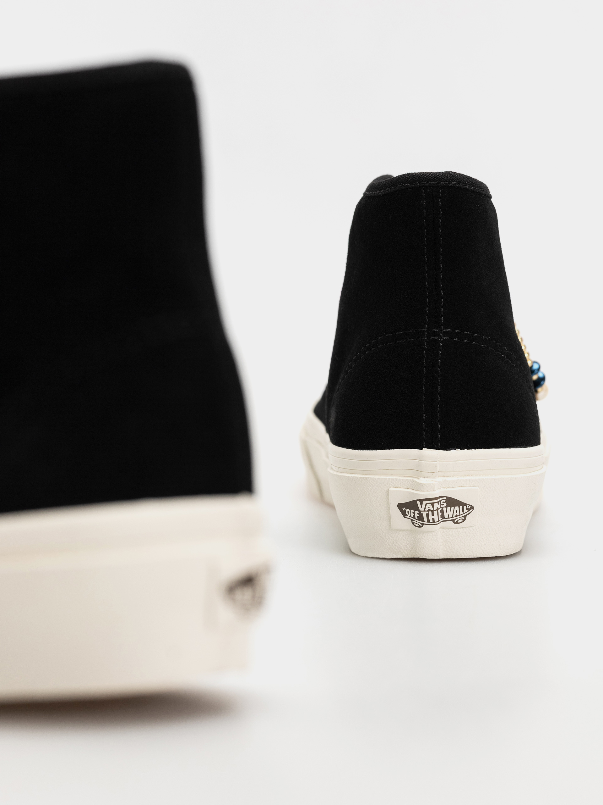 Обувки Vans Authentic Hi 2.0 (black/gold)