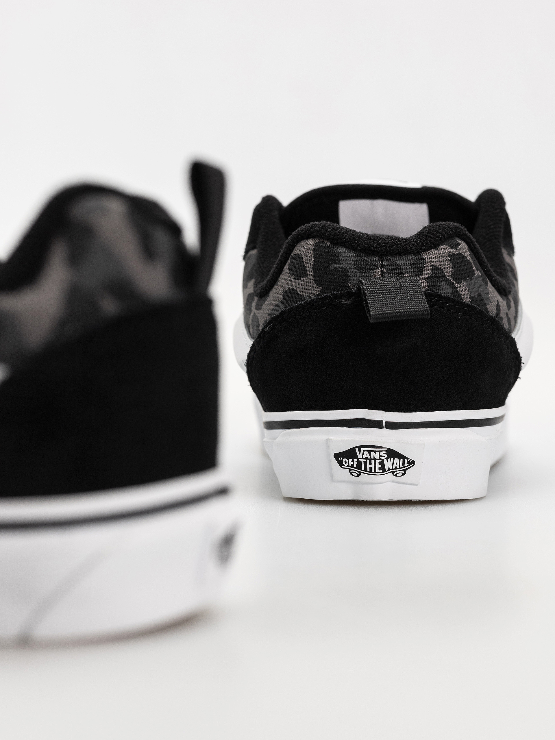 Обувки Vans Knu Skool (black)