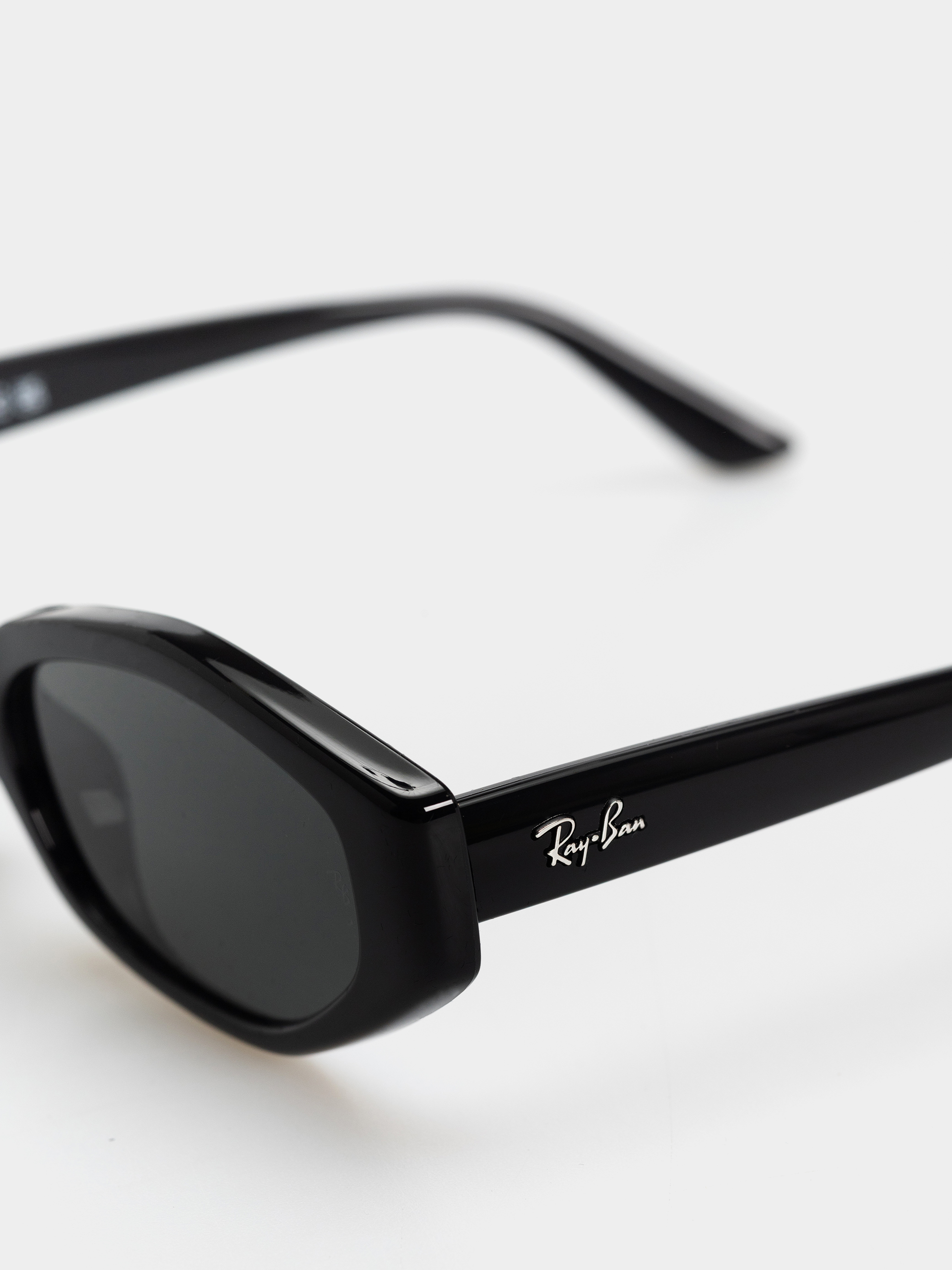 Слънчеви очила Ray-Ban Rb4473D (polerowany black/ciemnogrey)
