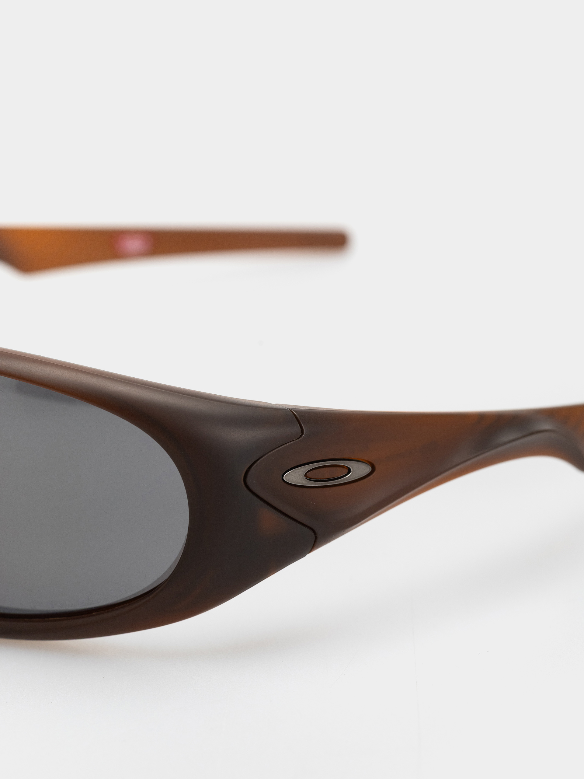 Слънчеви очила Oakley Neoforma (prizm black polarized lenses/matte rootbeer frame)