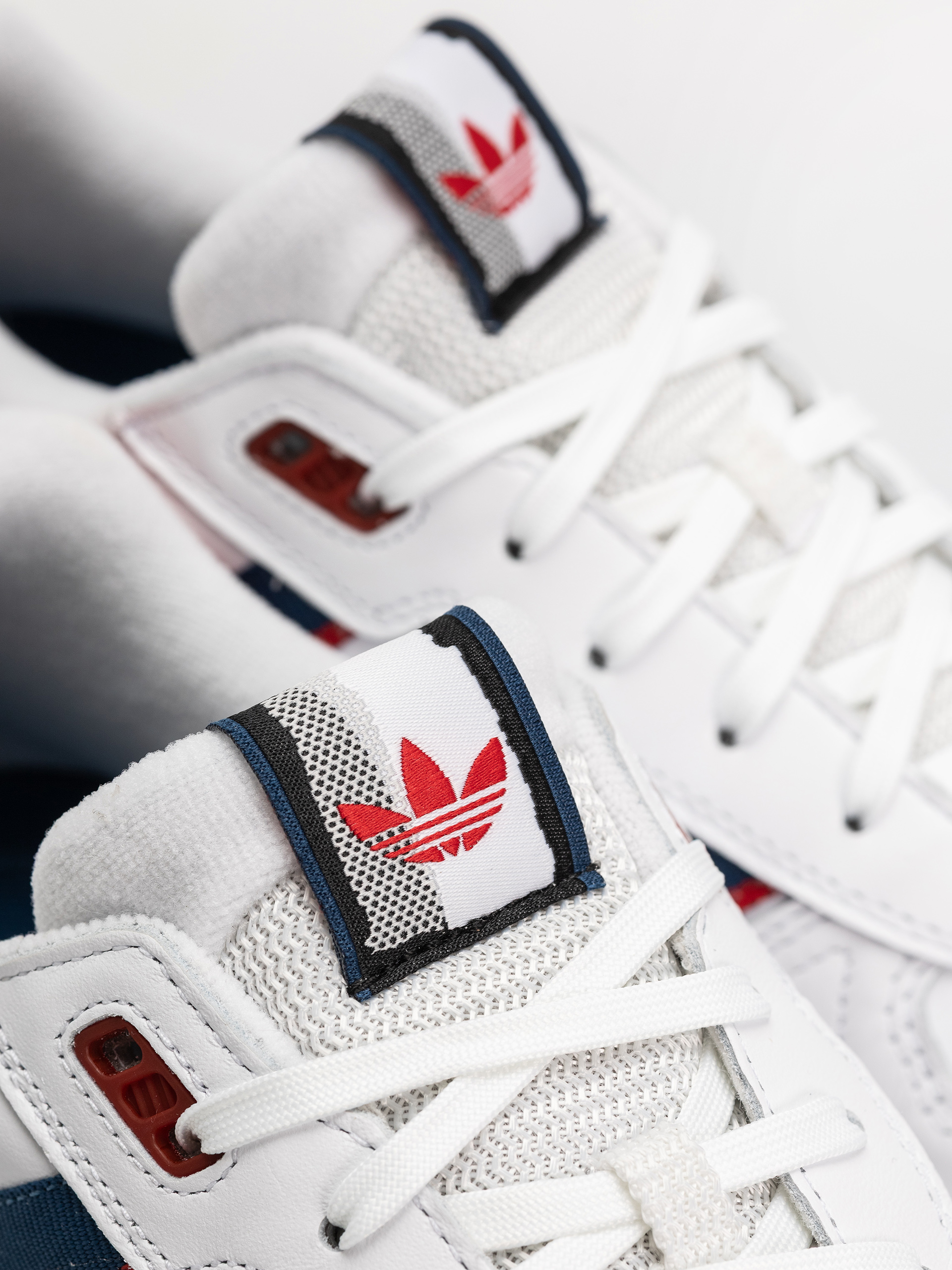 Обувки adidas Tekkira Cup (ftwwht/betsca)