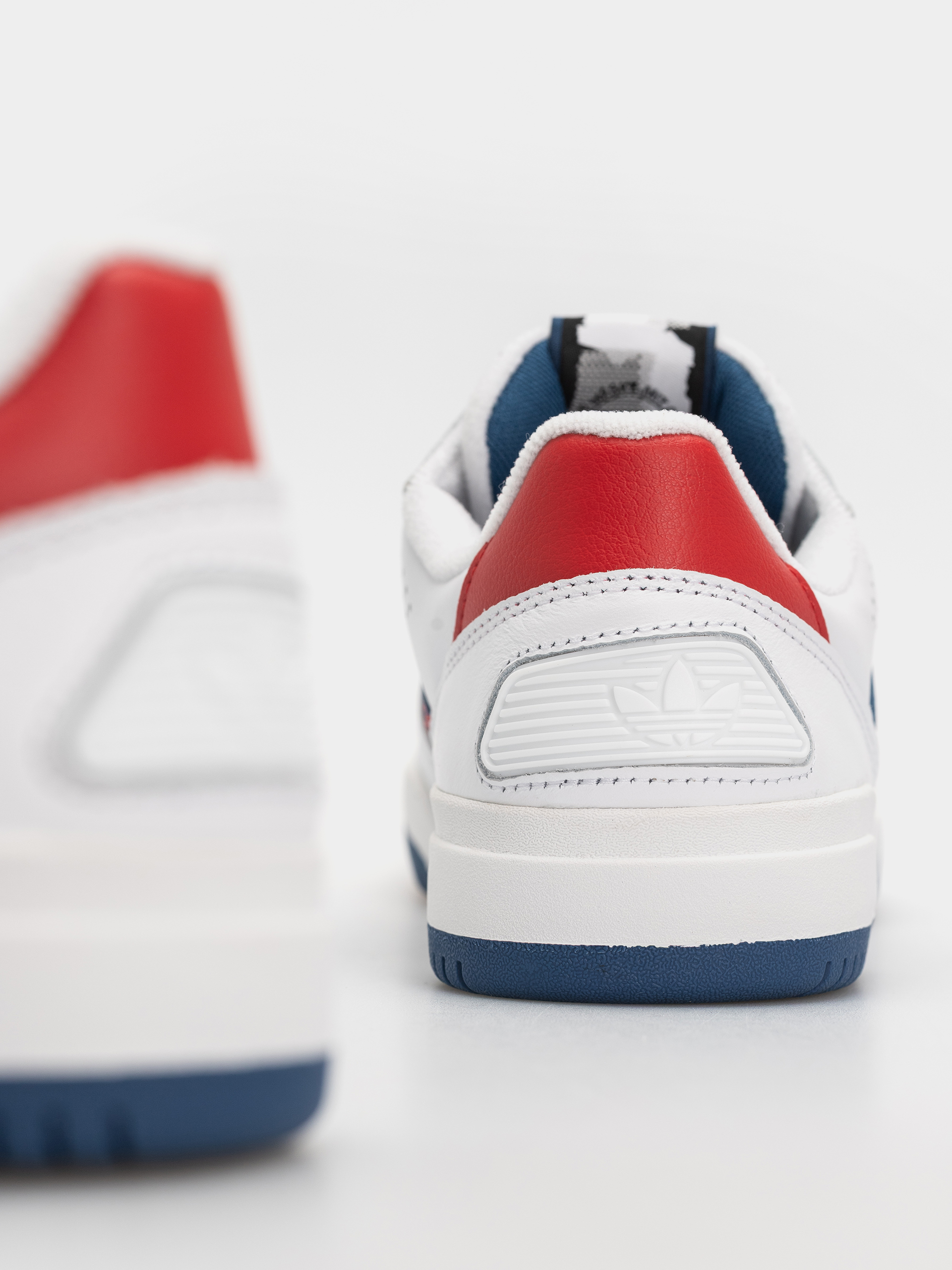 Обувки adidas Tekkira Cup (ftwwht/betsca)