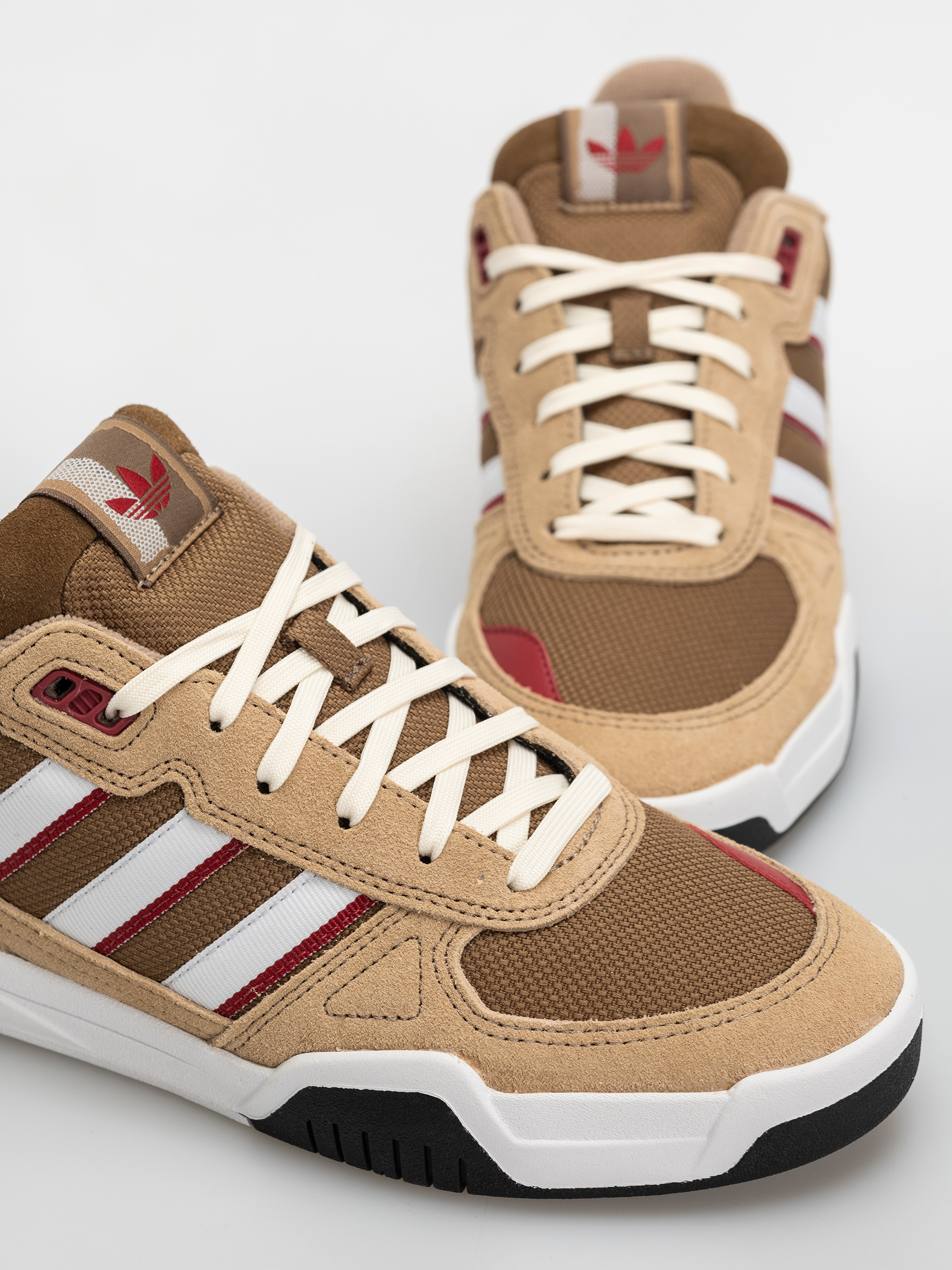 Обувки adidas Tekkira Cup (cardbo/ftwwht/tmvire)