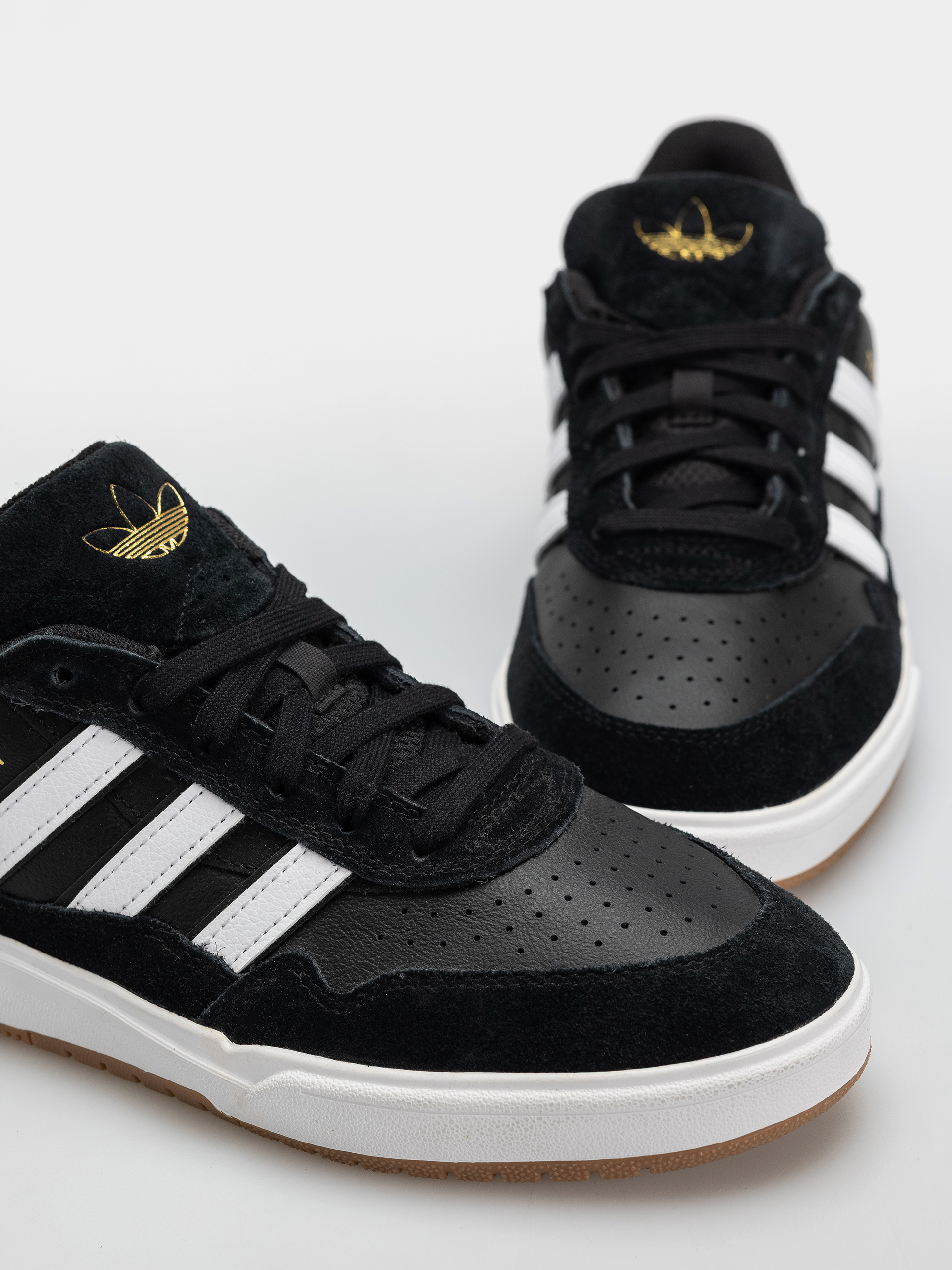 Обувки adidas Tyshawn II (cblack/ftwwht/gum4)