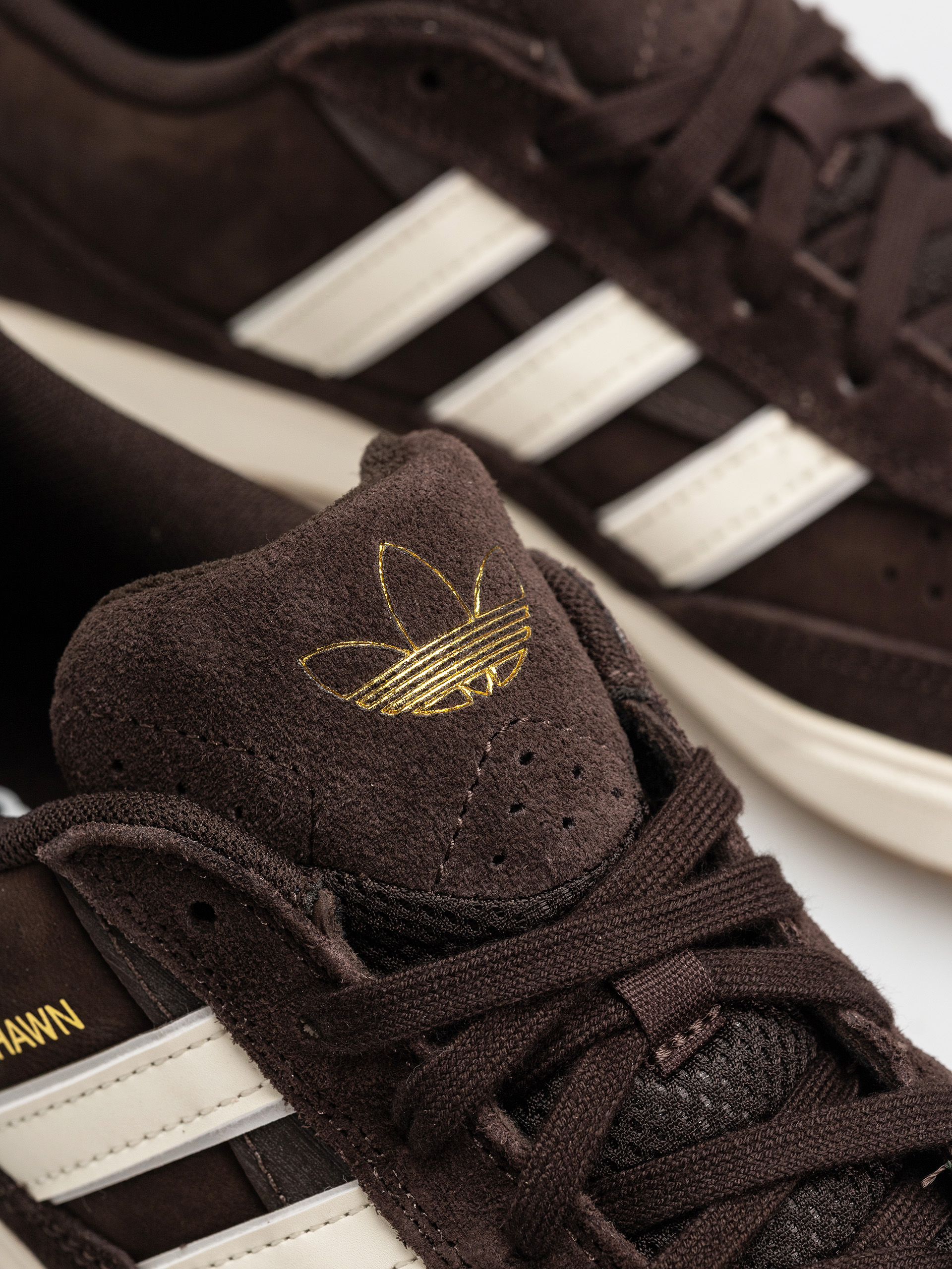Обувки adidas Tyshawn II (owhite/cwhite)