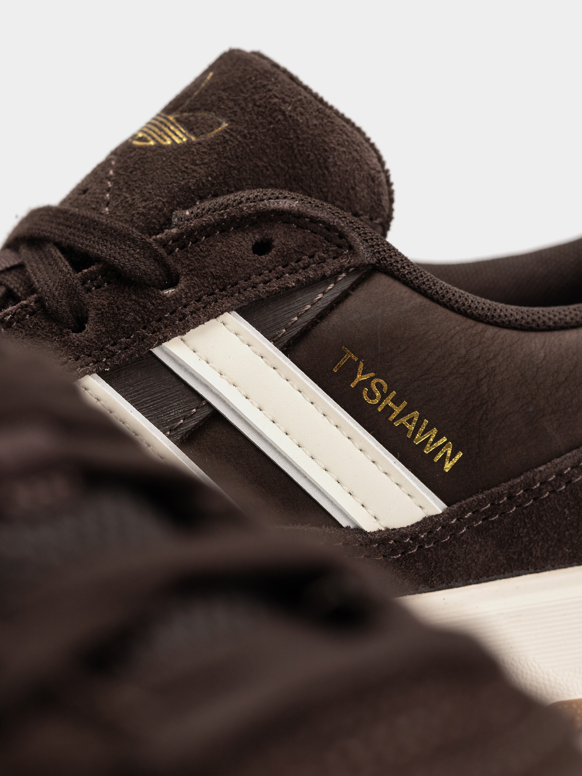 Обувки adidas Tyshawn II (owhite/cwhite)