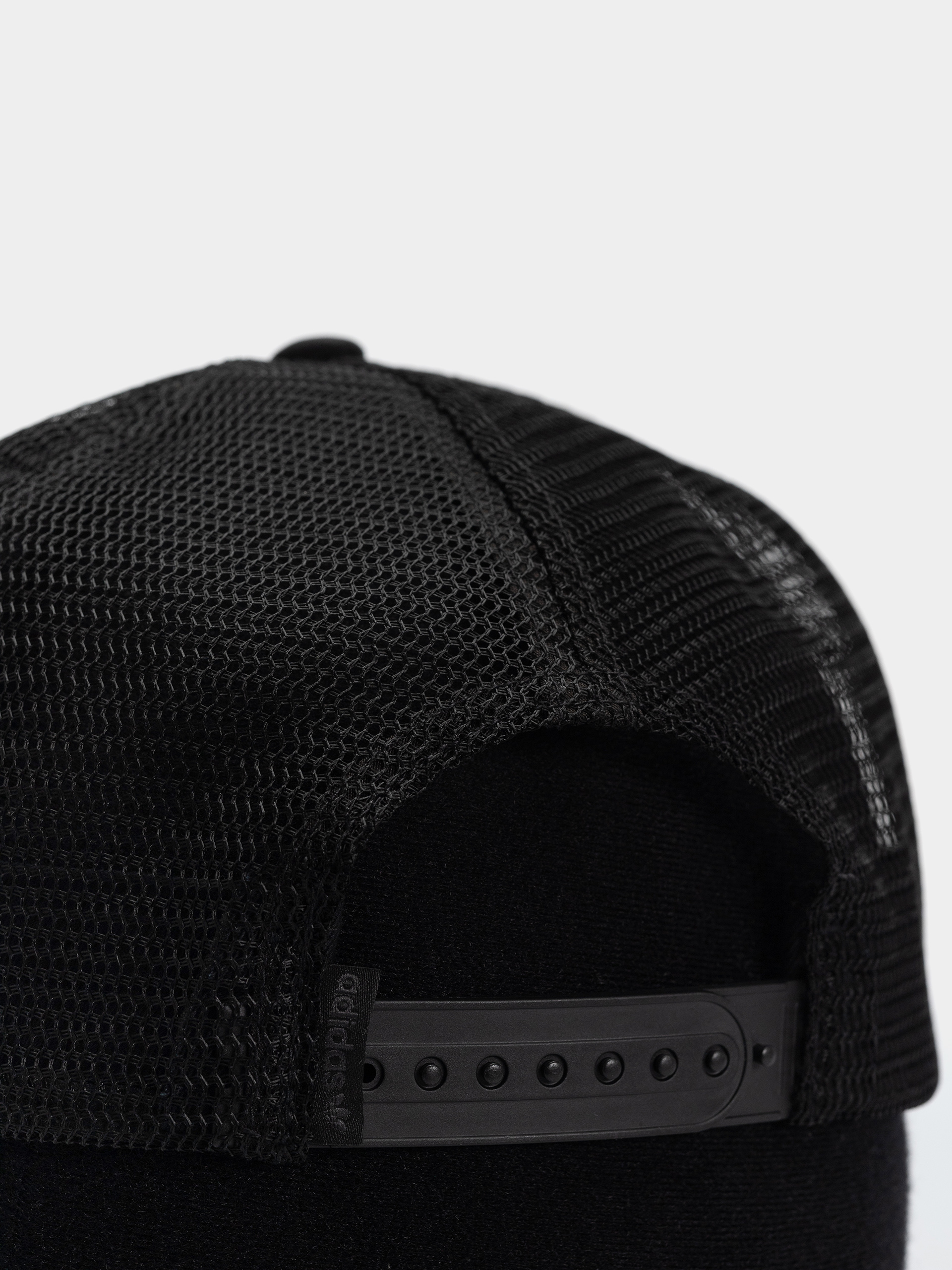 Шапка с козирка adidas Tyshawn Trucker (black)