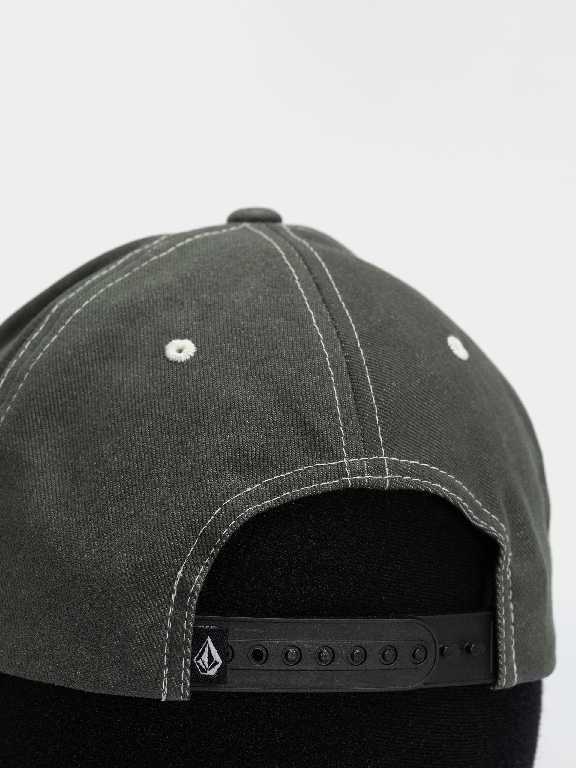 Шапка с козирка Volcom Chops Adj (wintermoss)