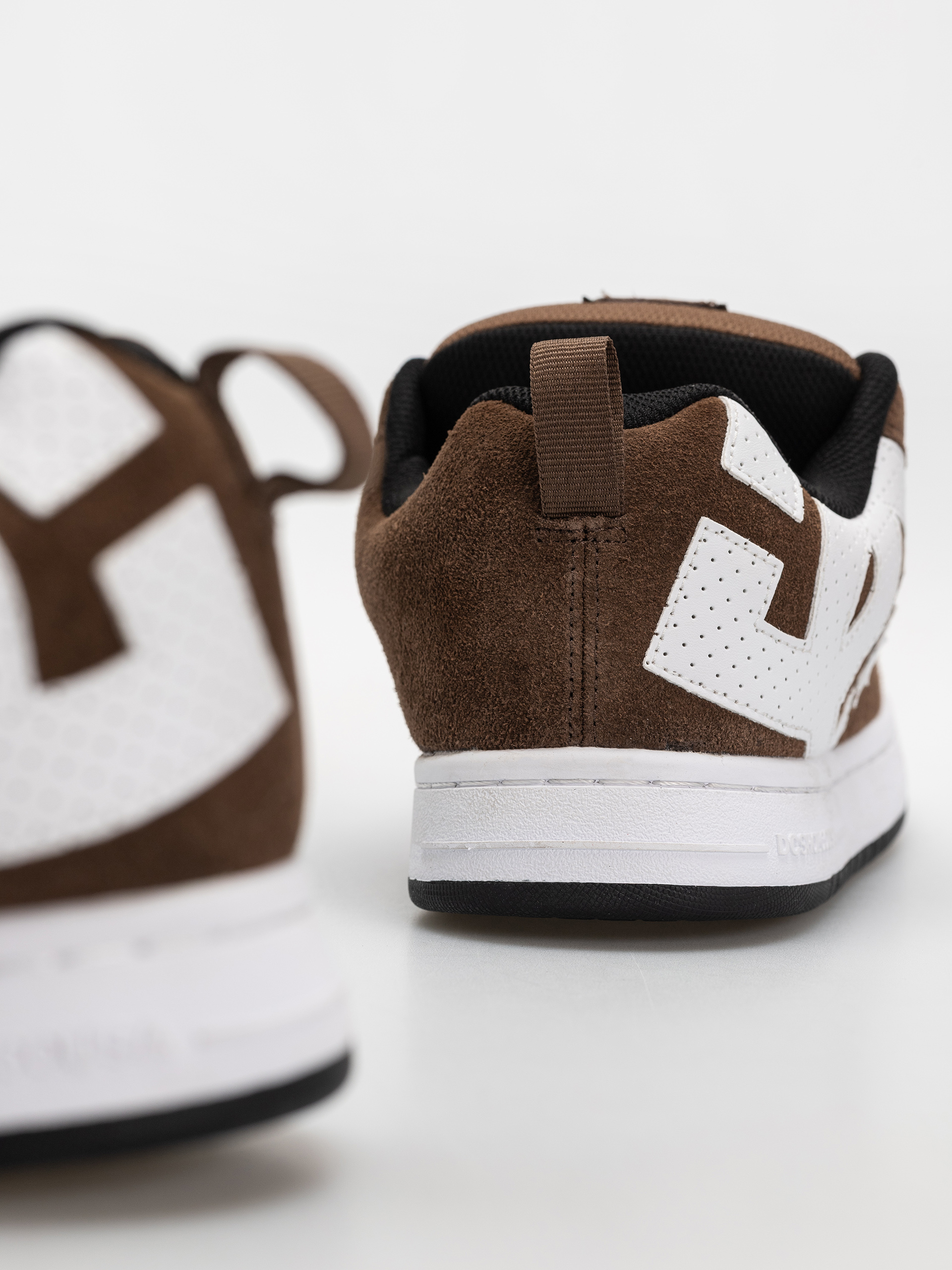 Обувки DC Court Graffik Se (brown/white)
