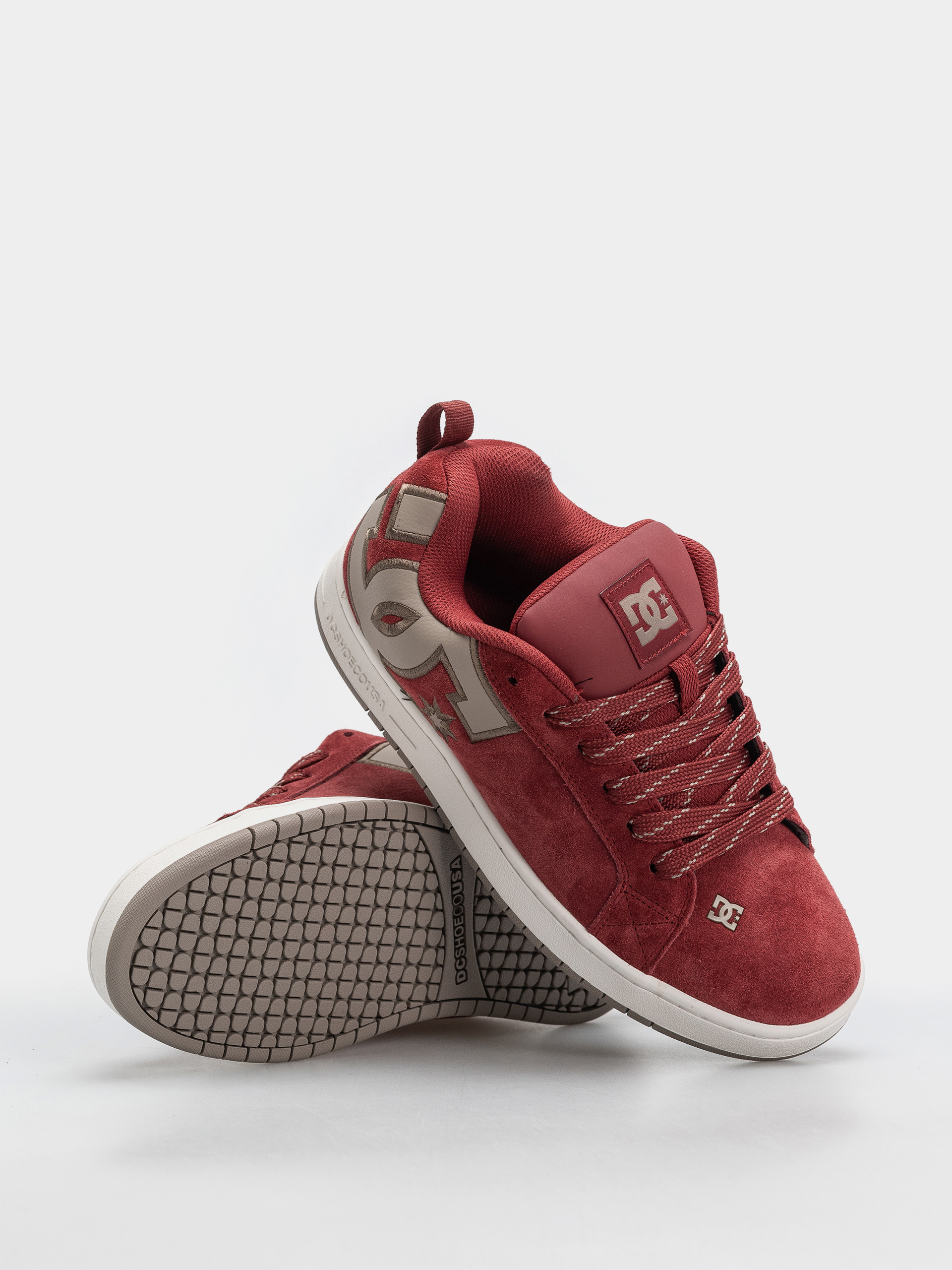 Обувки DC Court Graffik Se (brick red/warm taupe/off white)