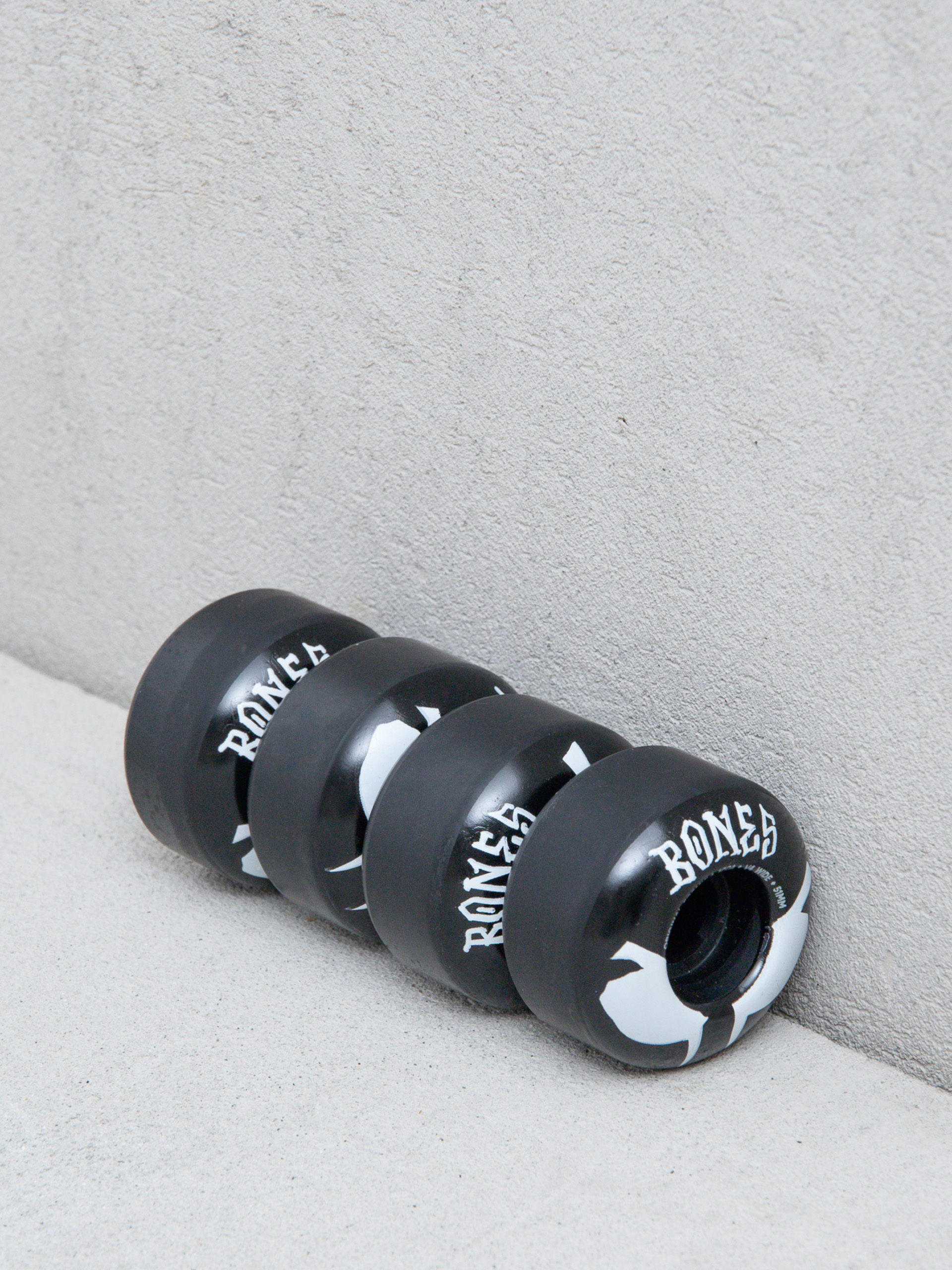 Колелца Bones Og Formula V4 Wides 100A (black)