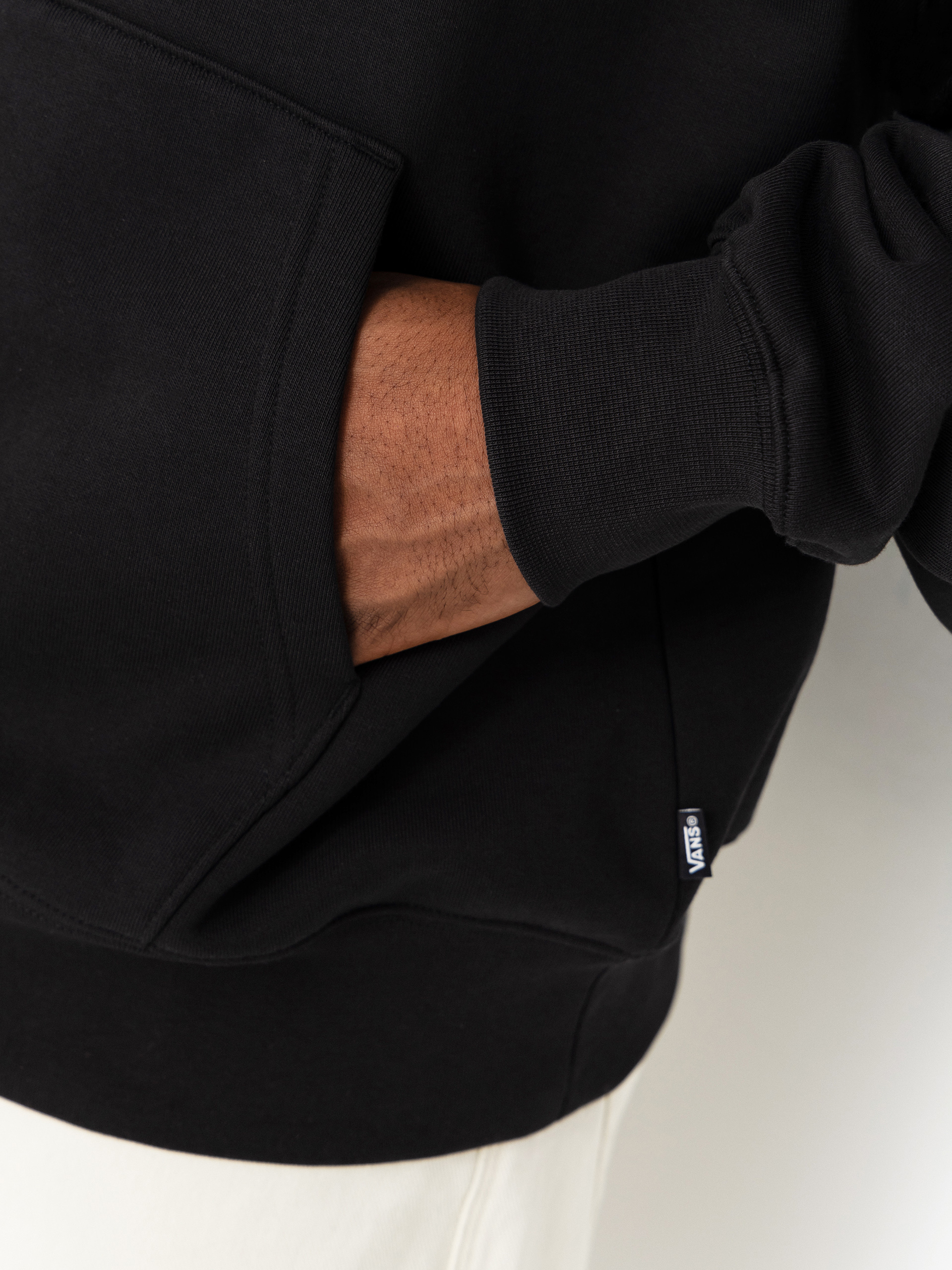 Суитшърт с качулка Vans Left Chest II HD (black)