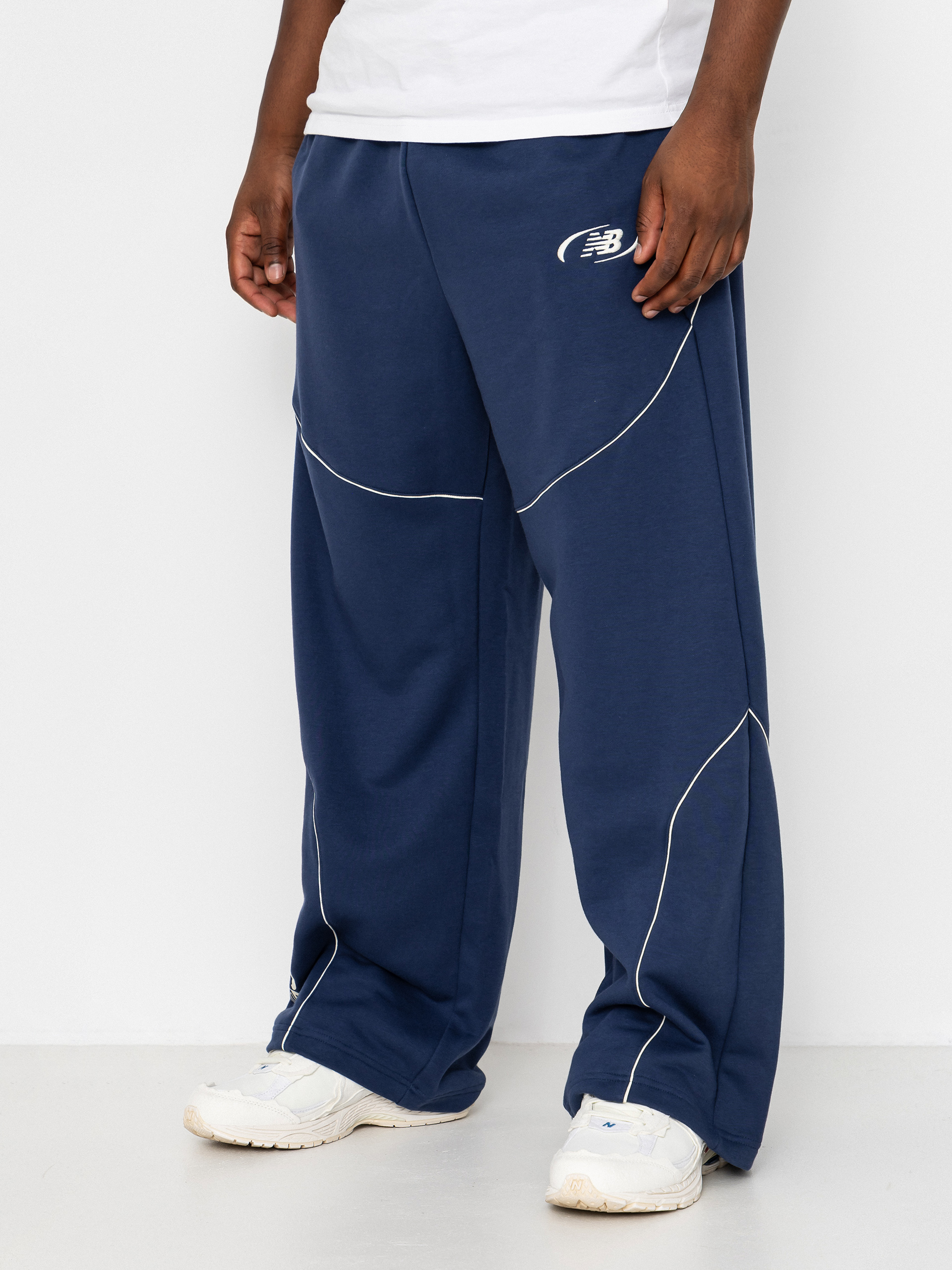 Панталони New Balance Trackside French Terry (navy)