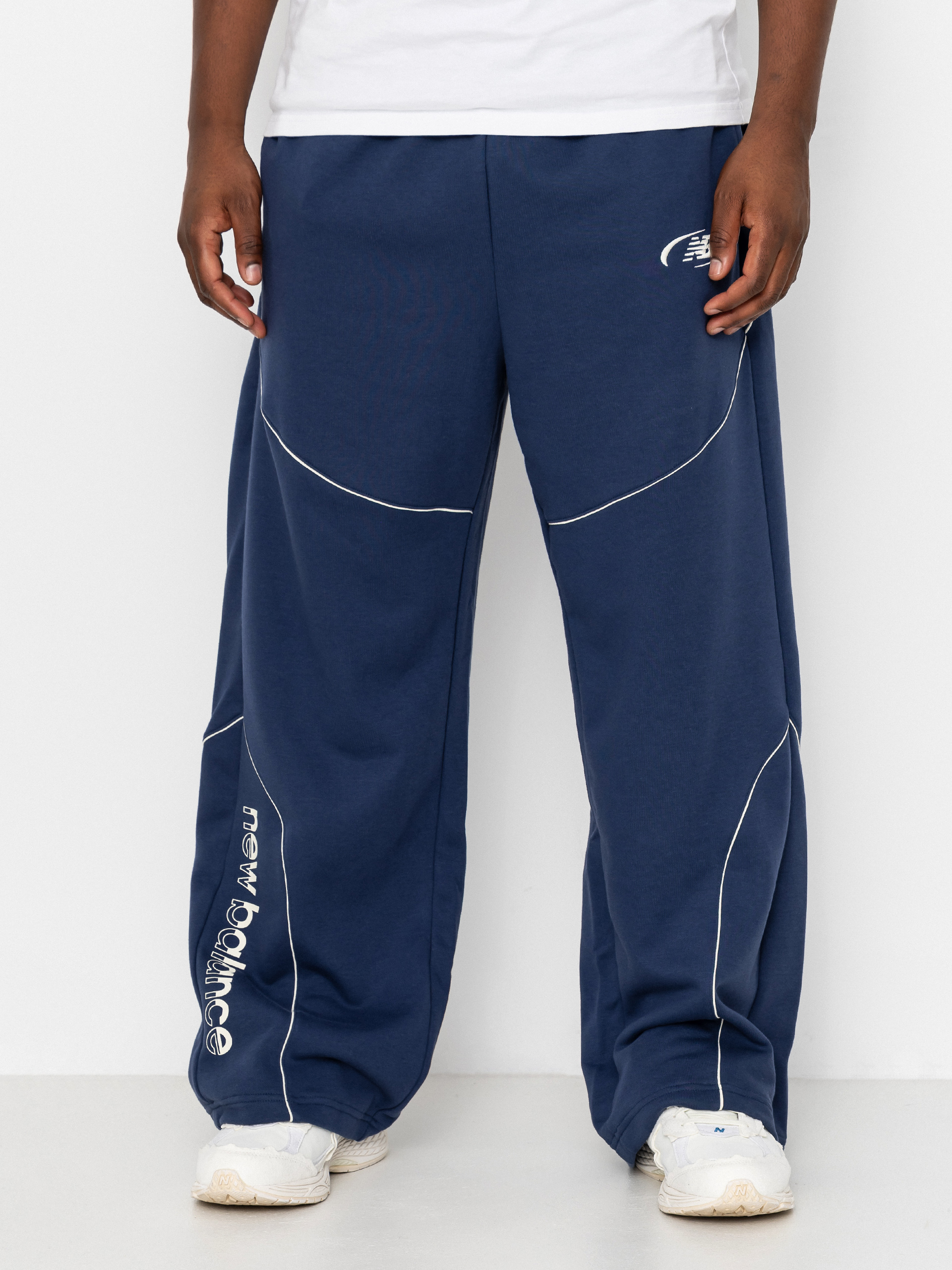 Панталони New Balance Trackside French Terry (navy)