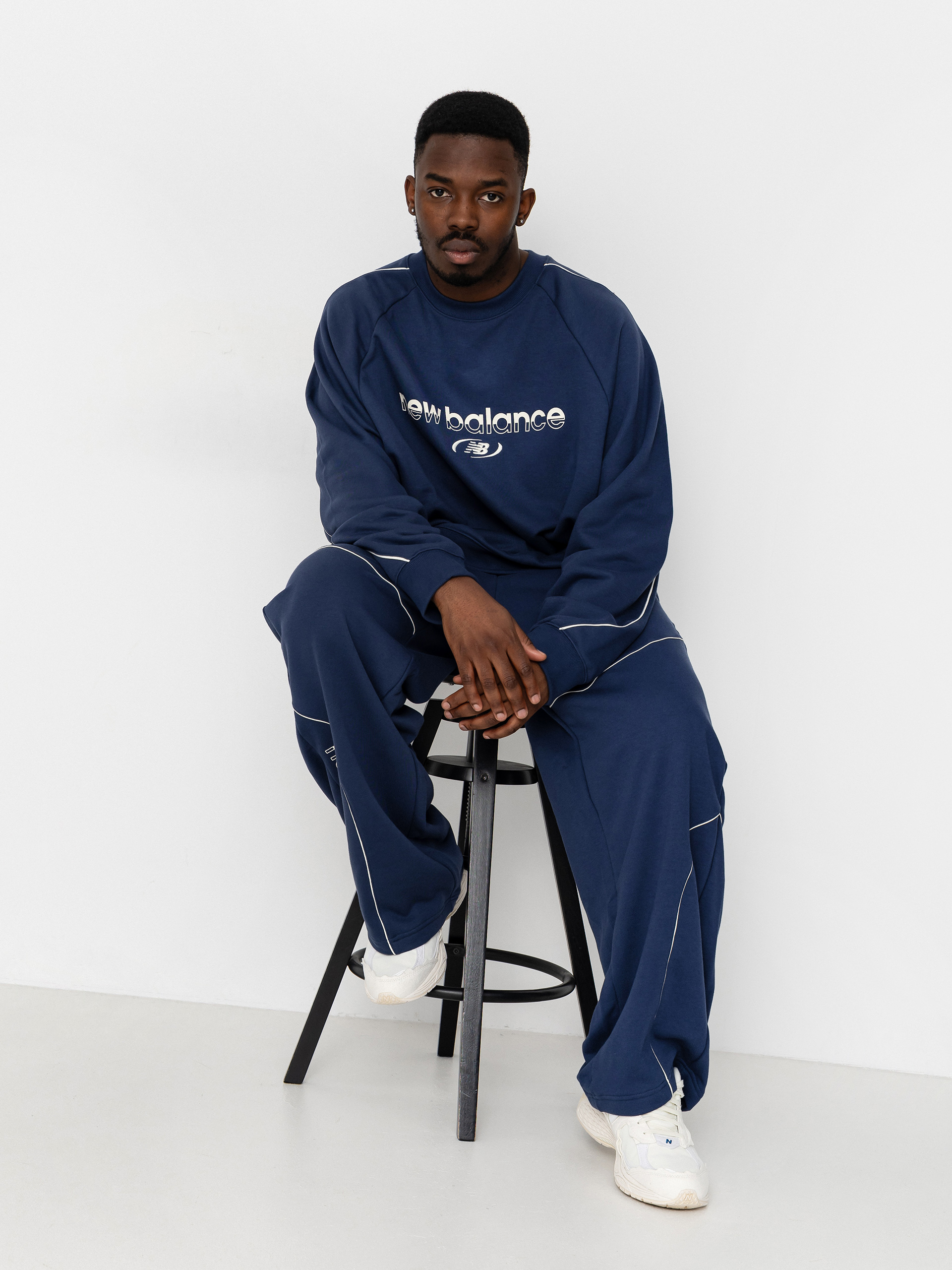 Суитшърт New Balance Trackside French Terry (navy)