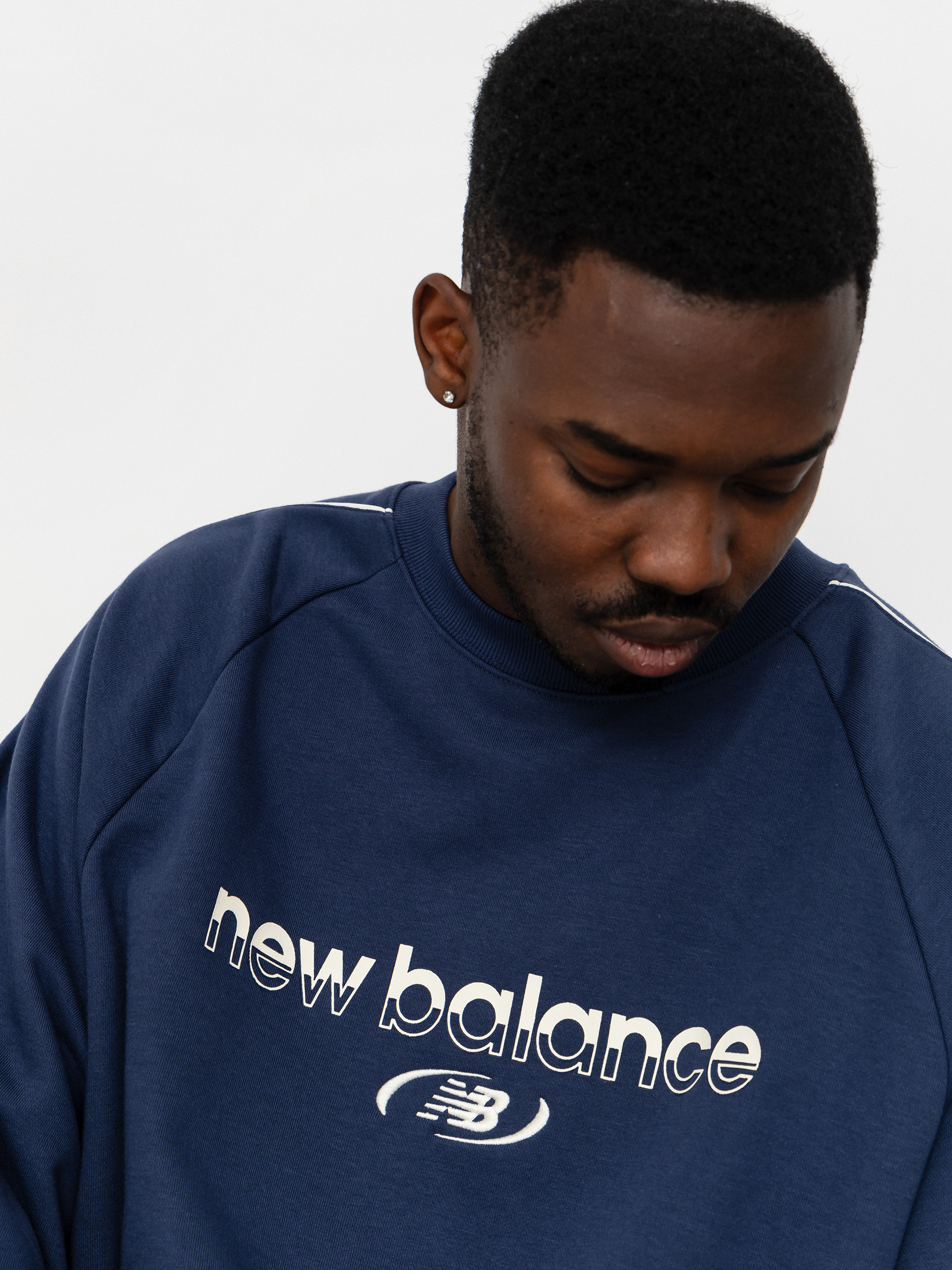 Суитшърт New Balance Trackside French Terry (navy)
