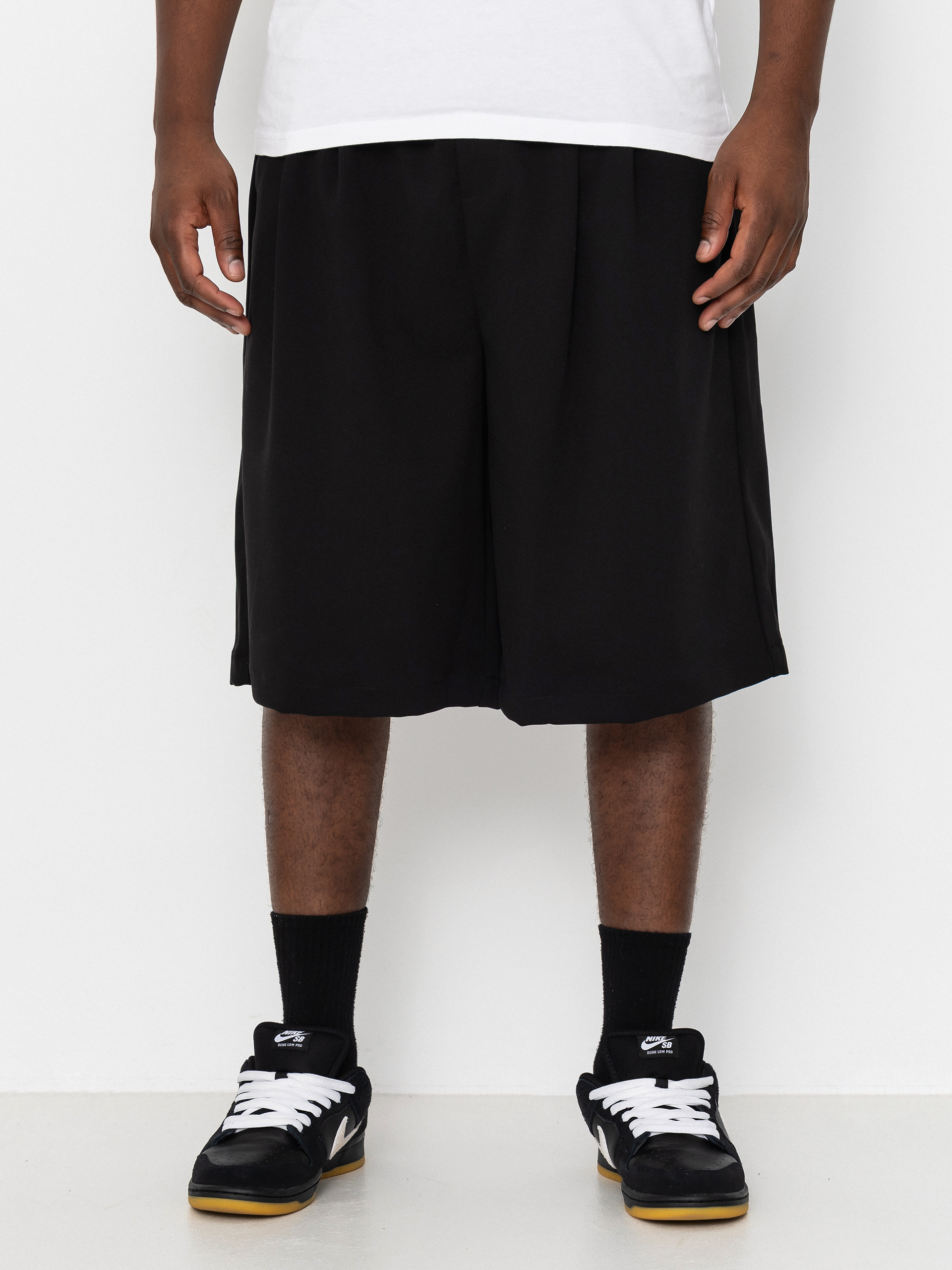 Къси панталони Wasted Paris Pleated (black)