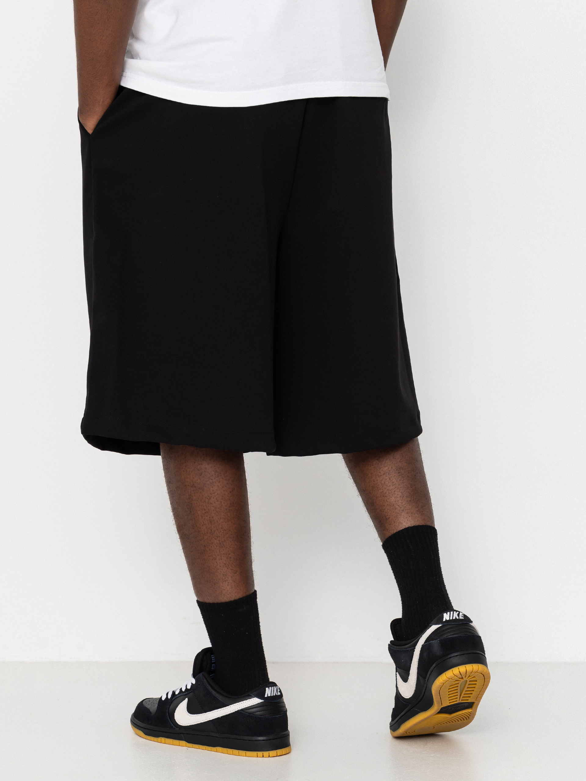 Къси панталони Wasted Paris Pleated (black)