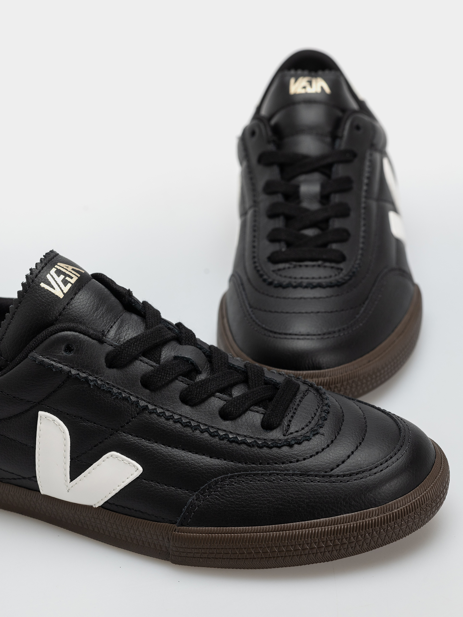 Обувки Veja Panenka Wmn (black white)