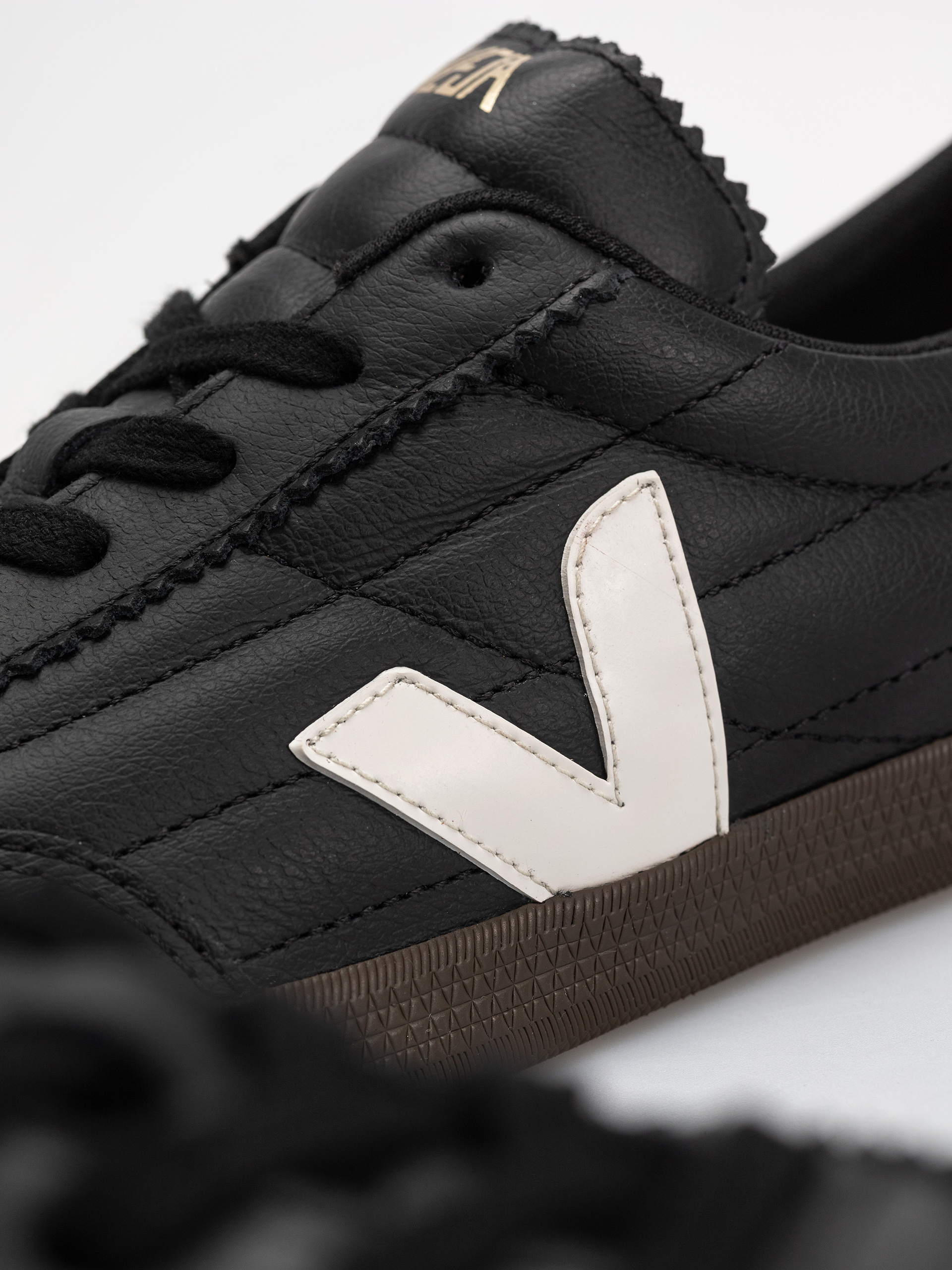 Обувки Veja Panenka Wmn (black white)