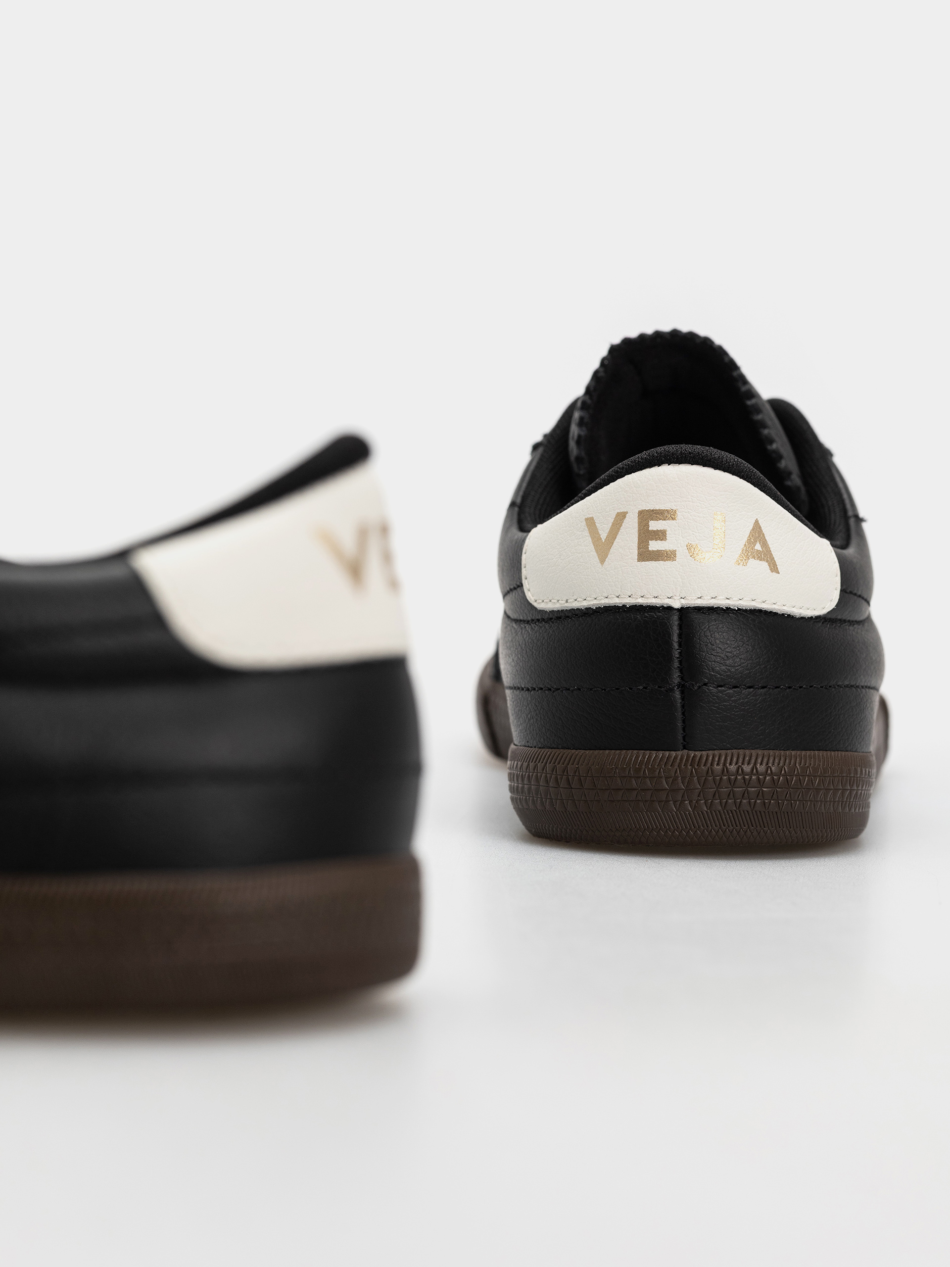 Обувки Veja Panenka Wmn (black white)