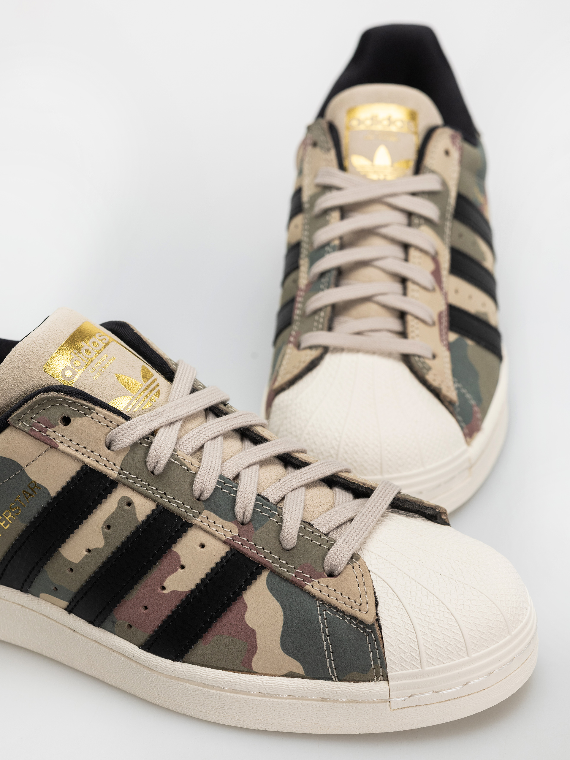 Обувки adidas Superstar Adv (khathr/cblack/cwhite)