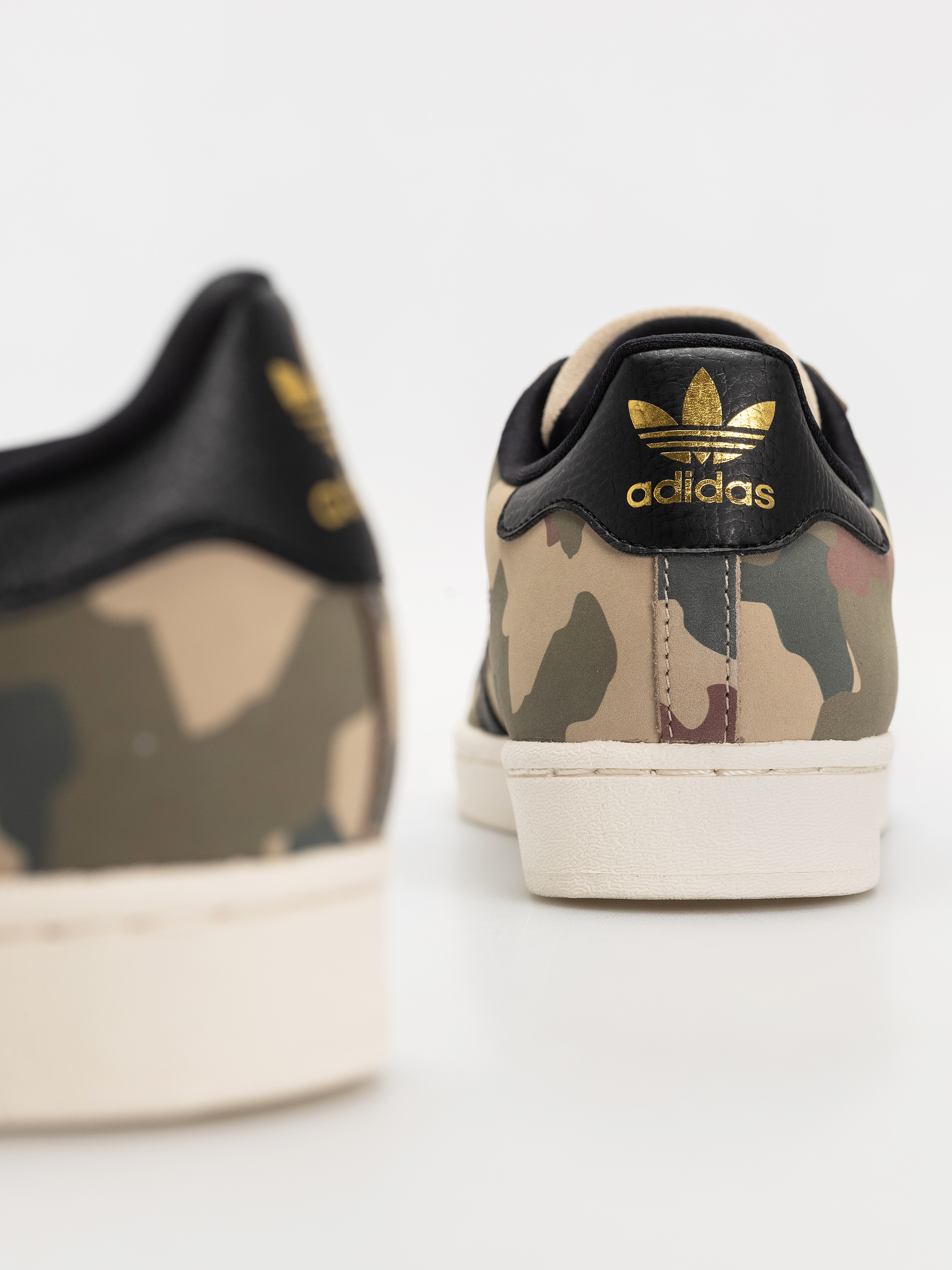 Обувки adidas Superstar Adv (khathr/cblack/cwhite)