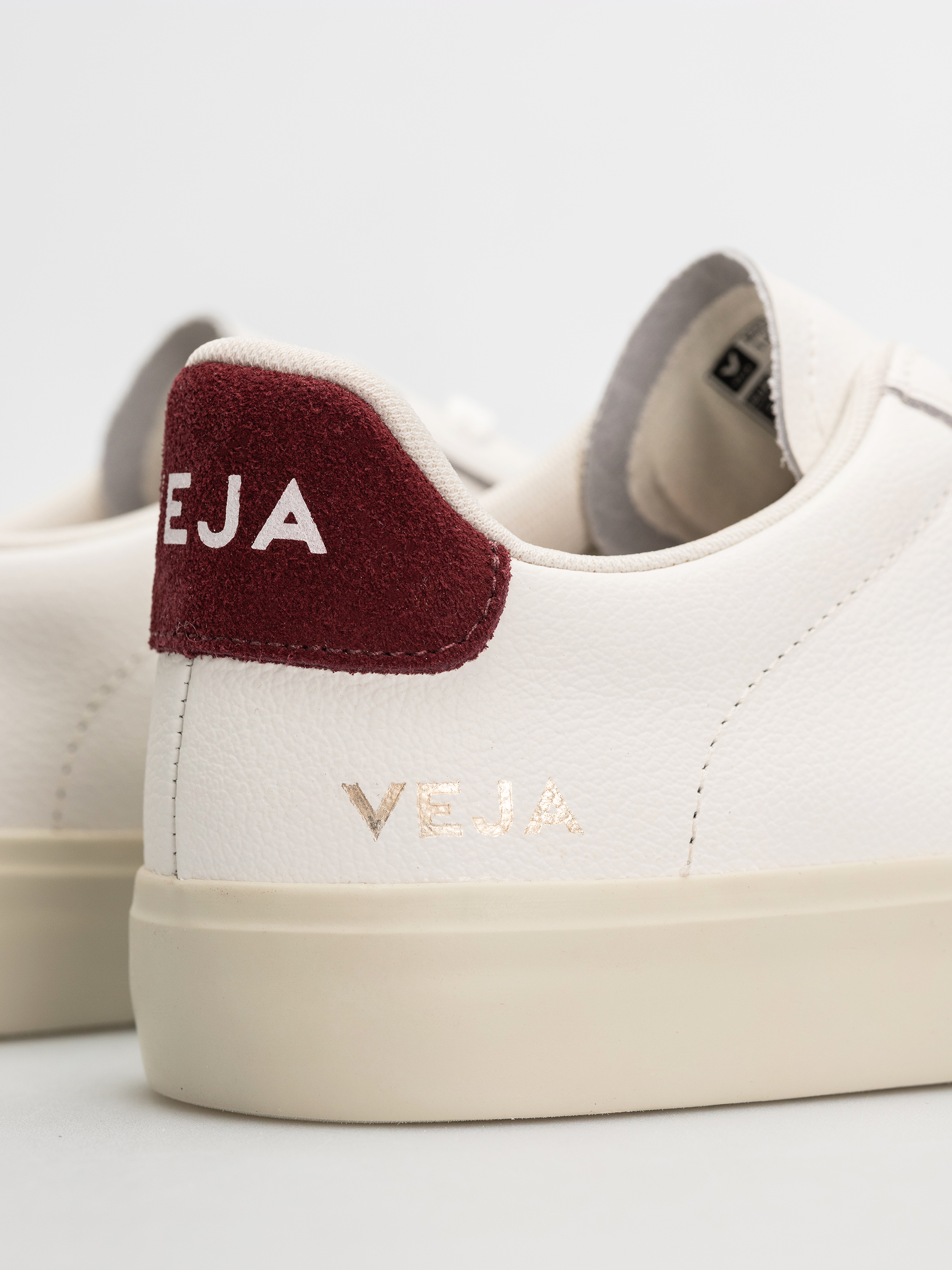 Обувки Veja Campo Wmn (white grenat)