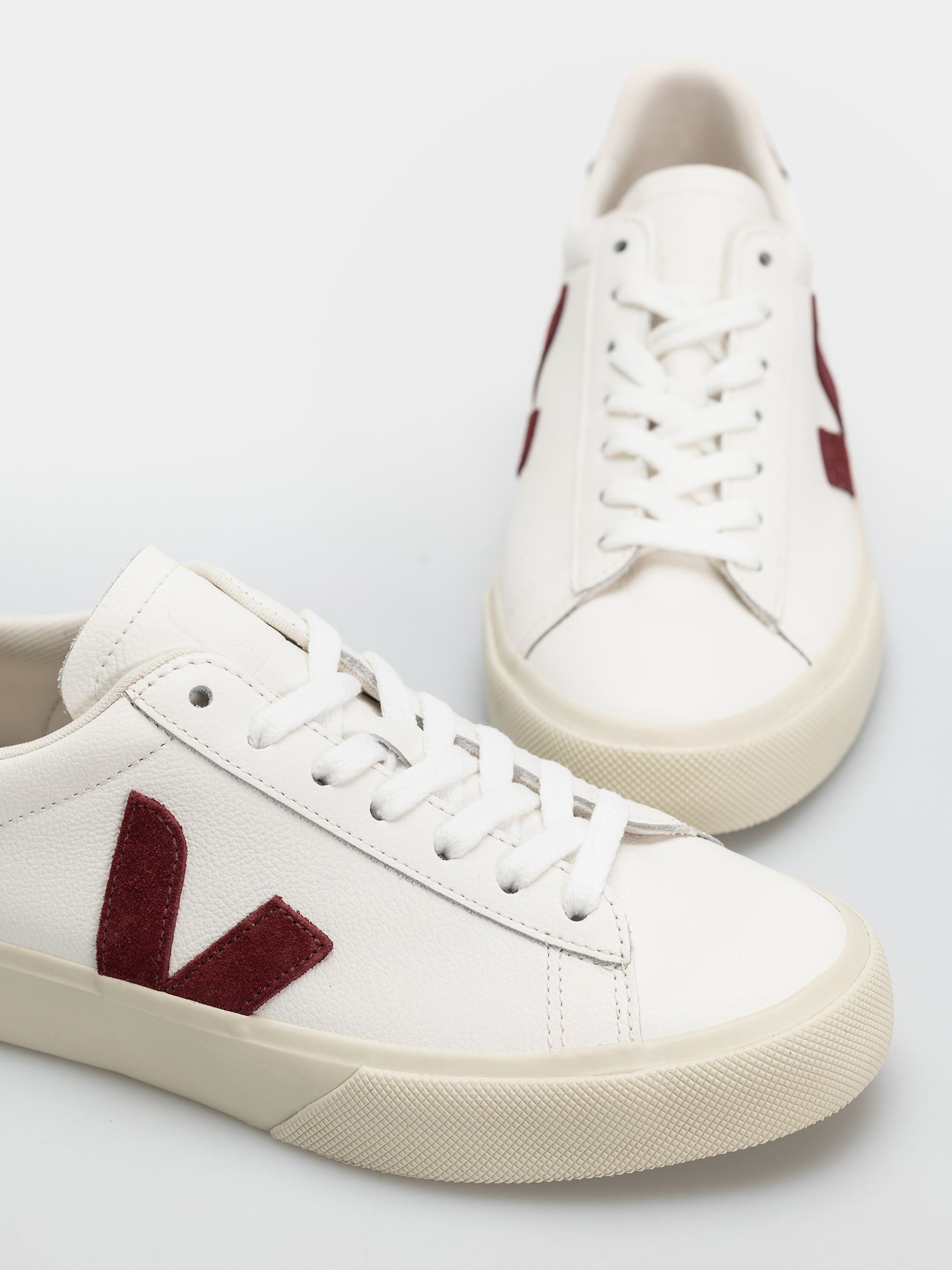 Обувки Veja Campo Wmn (white grenat)