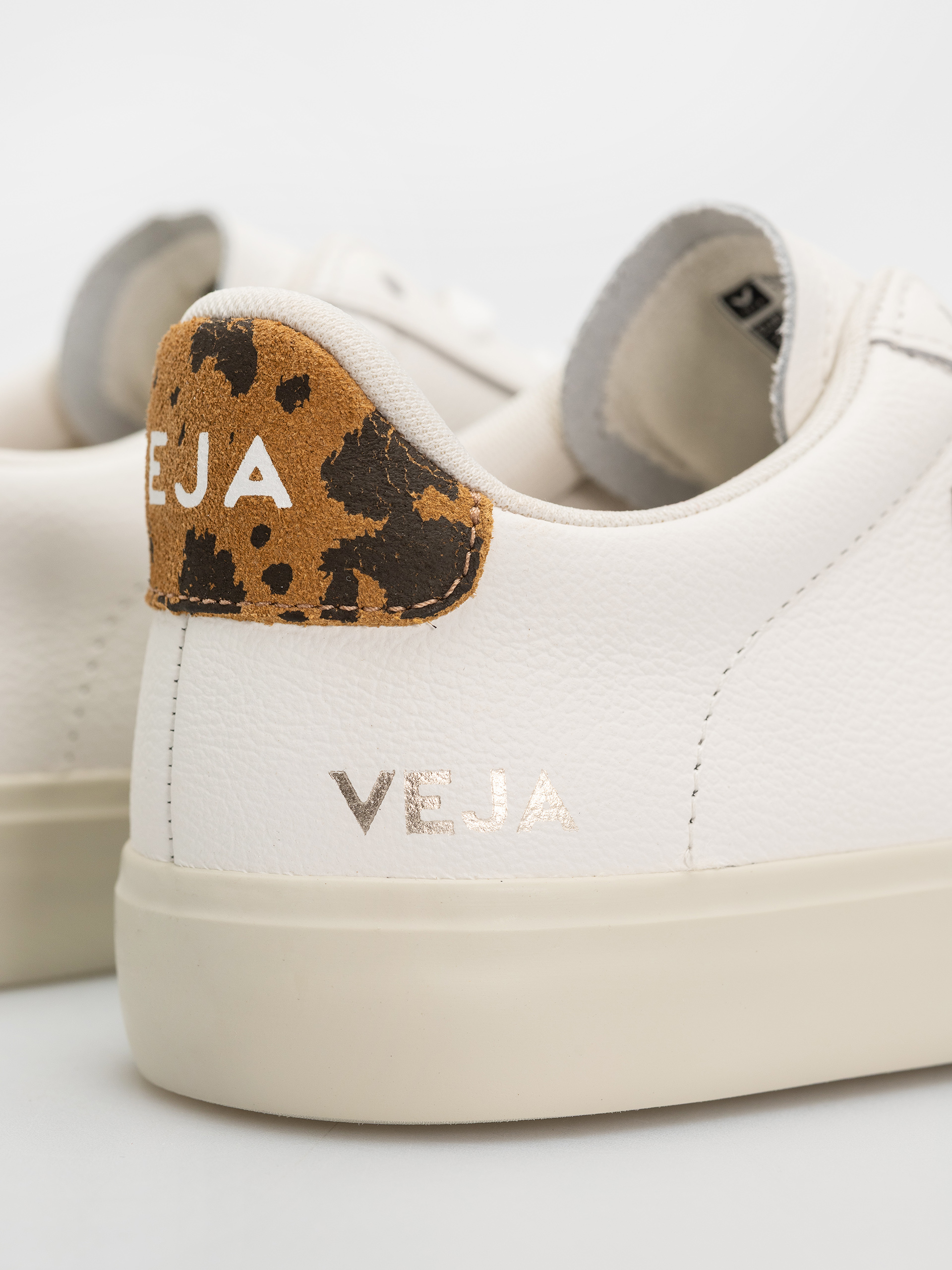 Обувки Veja Campo Wmn (white camel wild country)