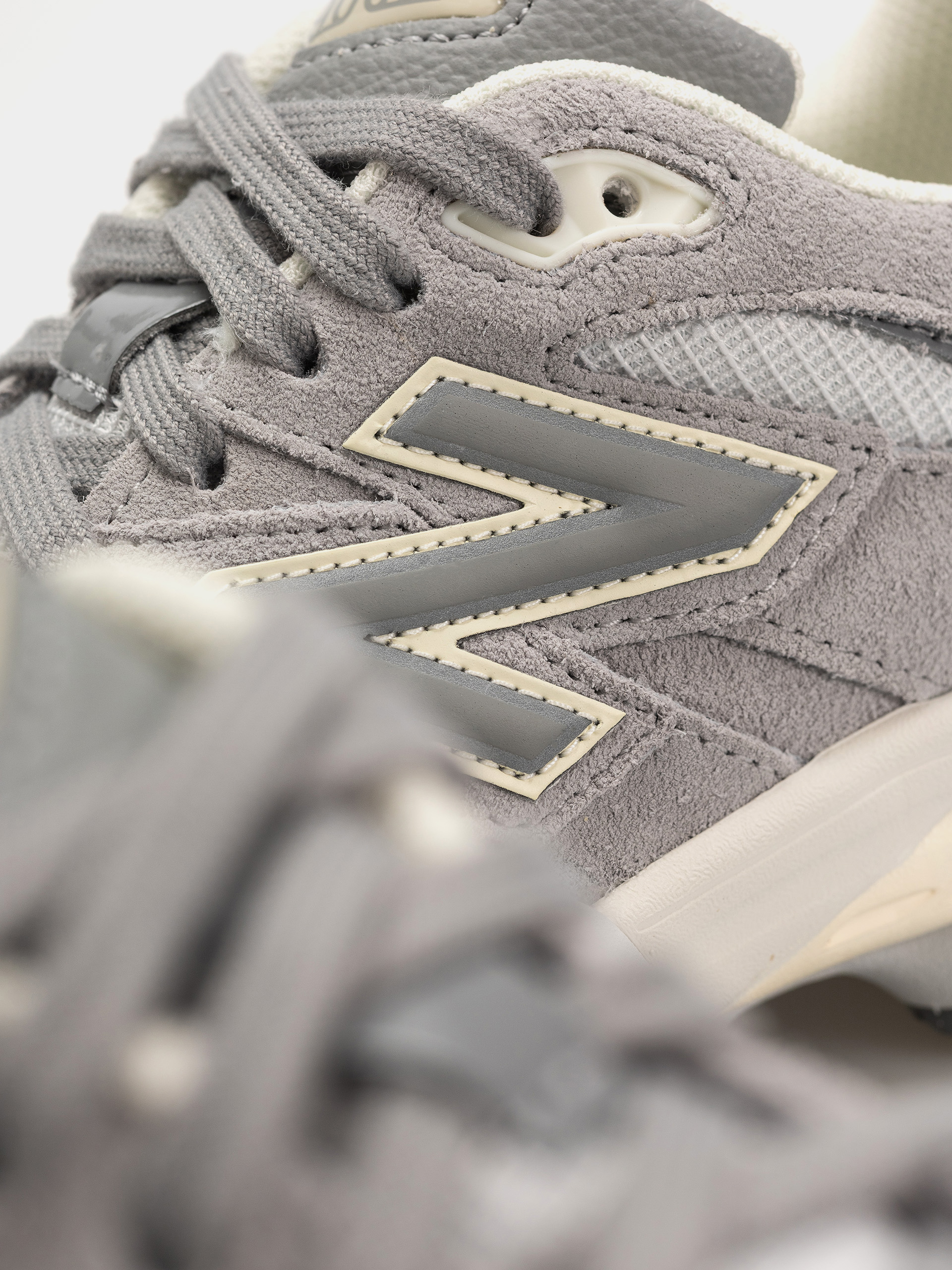 Обувки New Balance 9060 (angora/reflection)