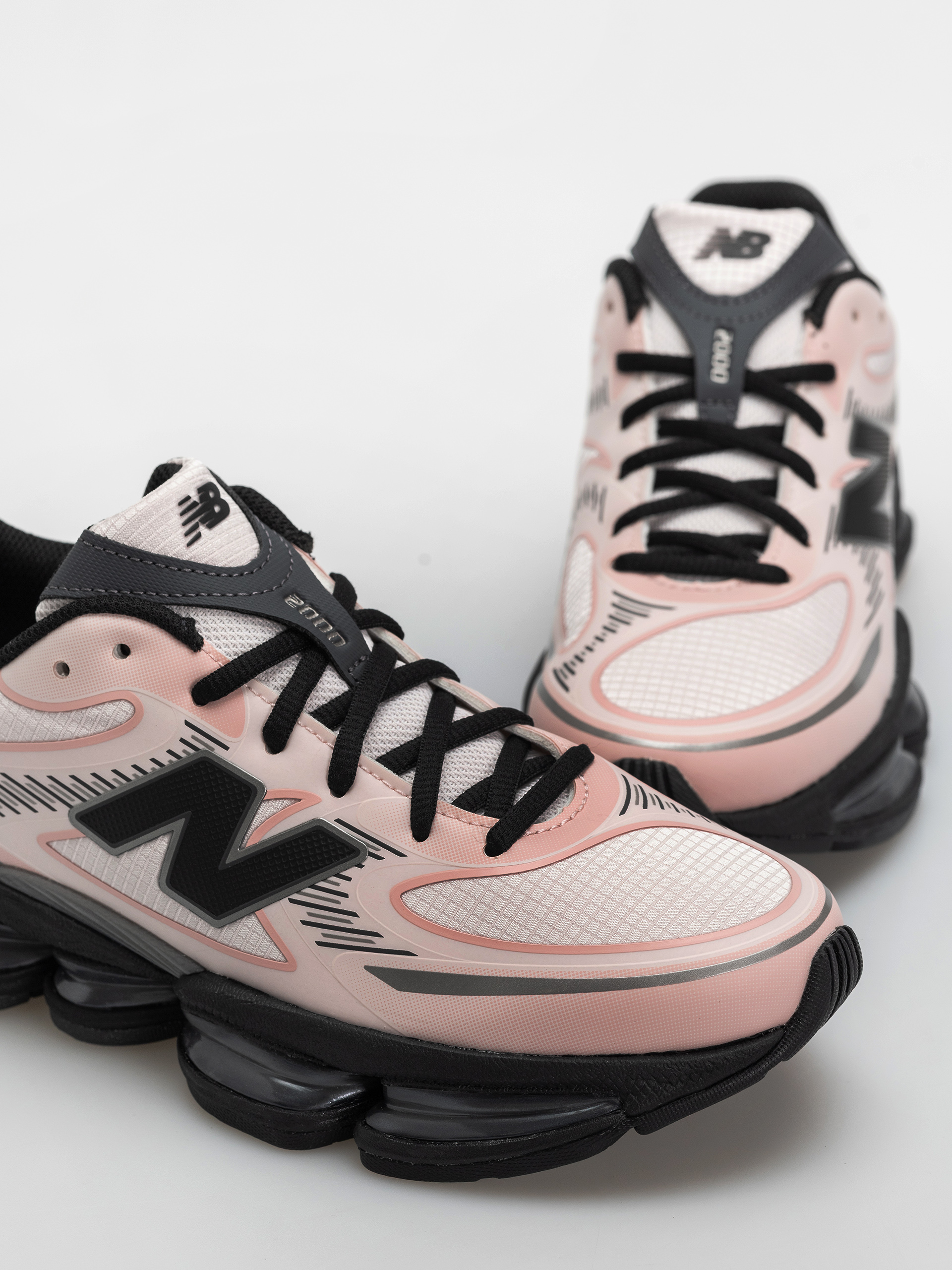 Обувки New Balance 2000 (pink granite/pink chalk/black)