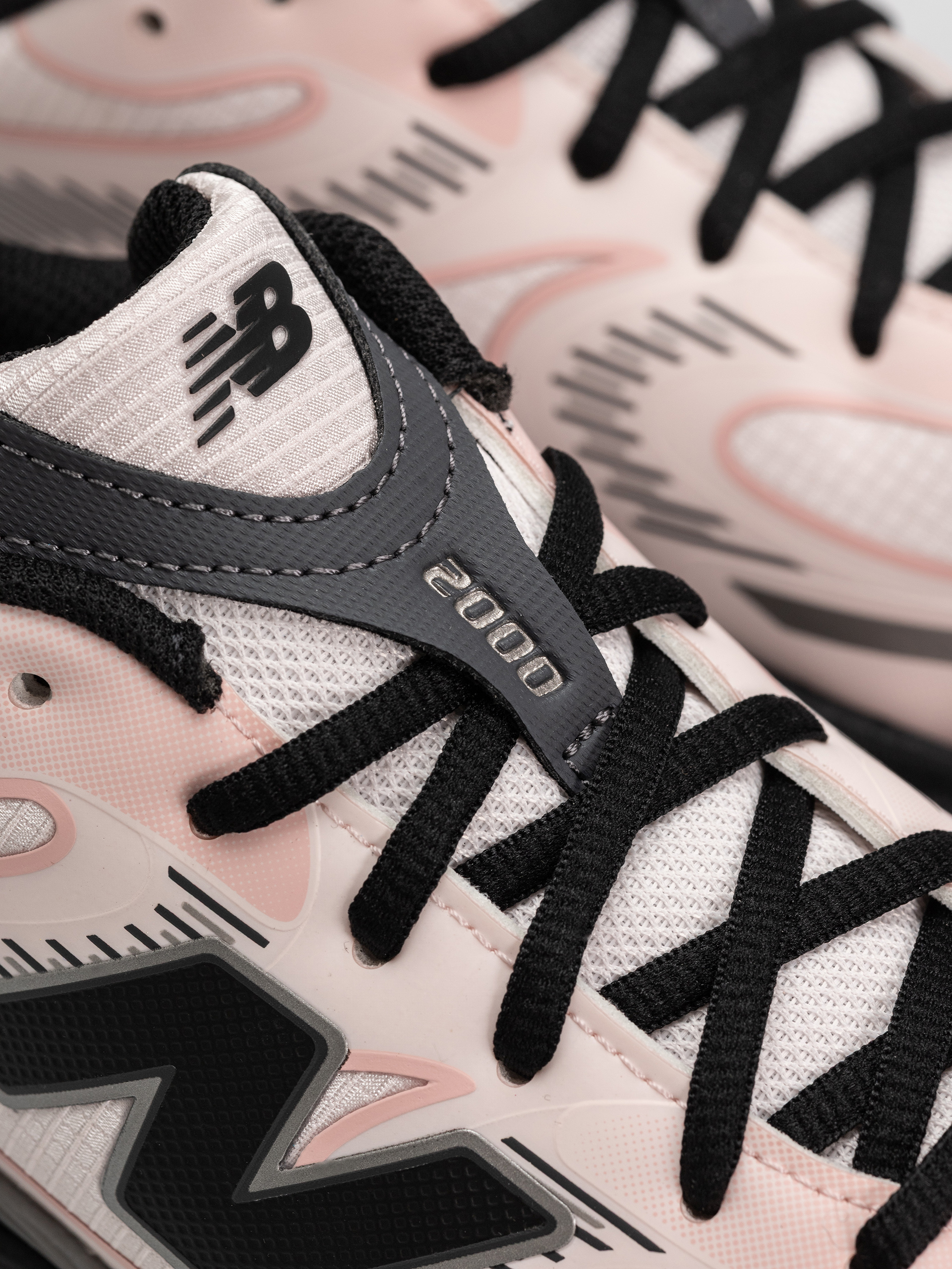 Обувки New Balance 2000 (pink granite/pink chalk/black)