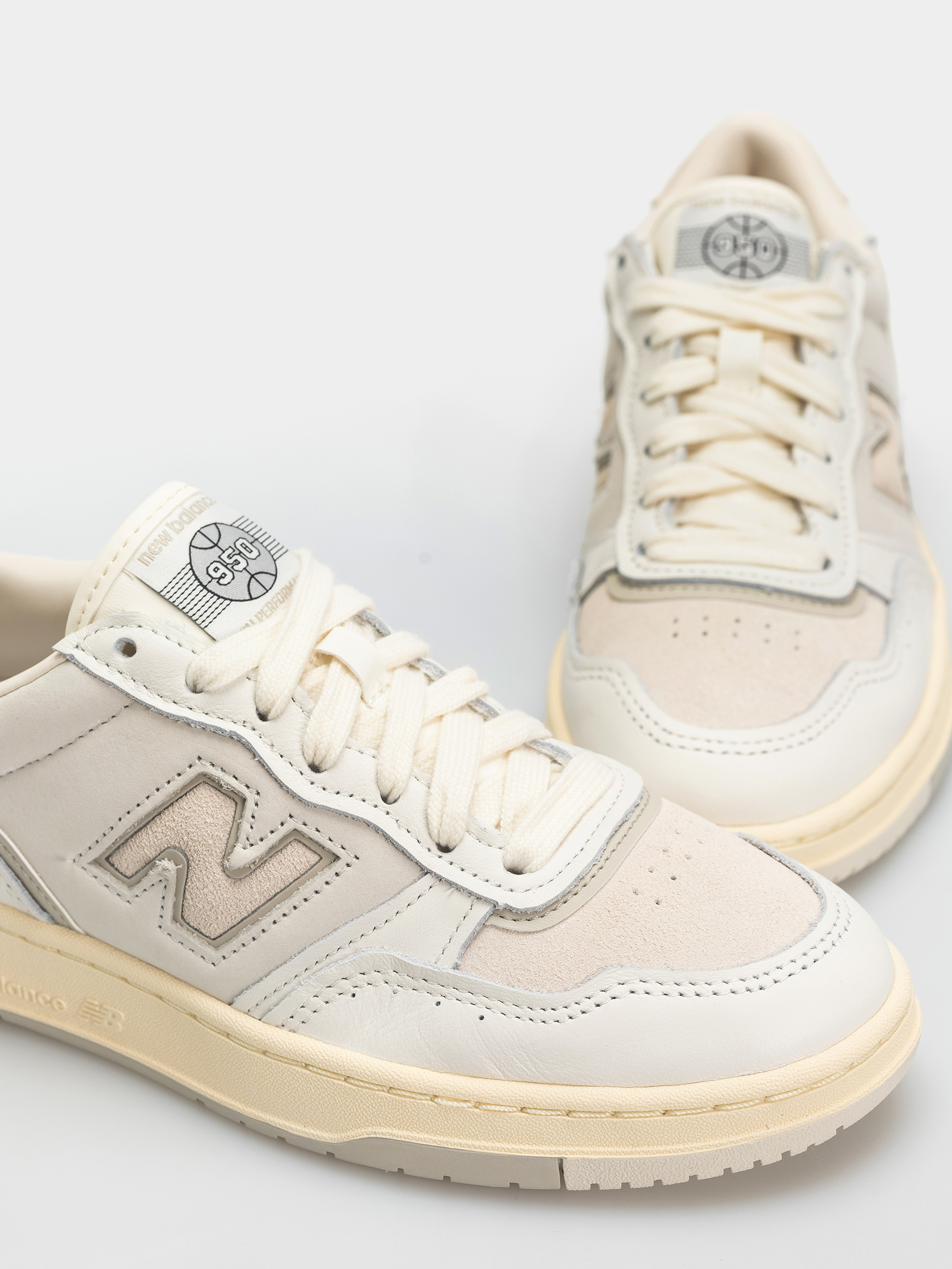Обувки New Balance 950 (angora/shipyard)